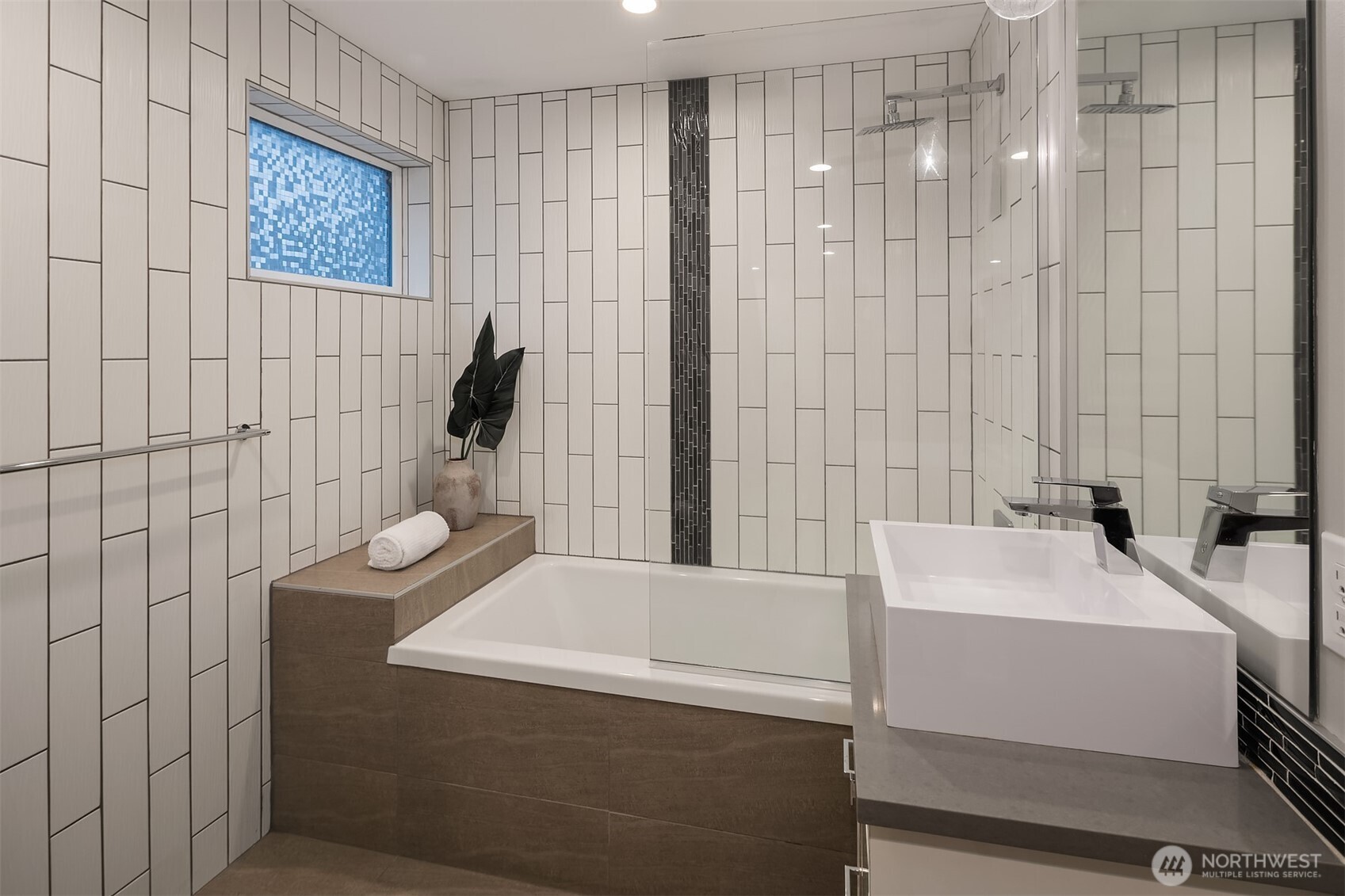 1629 42nd Avenue E Unit: B