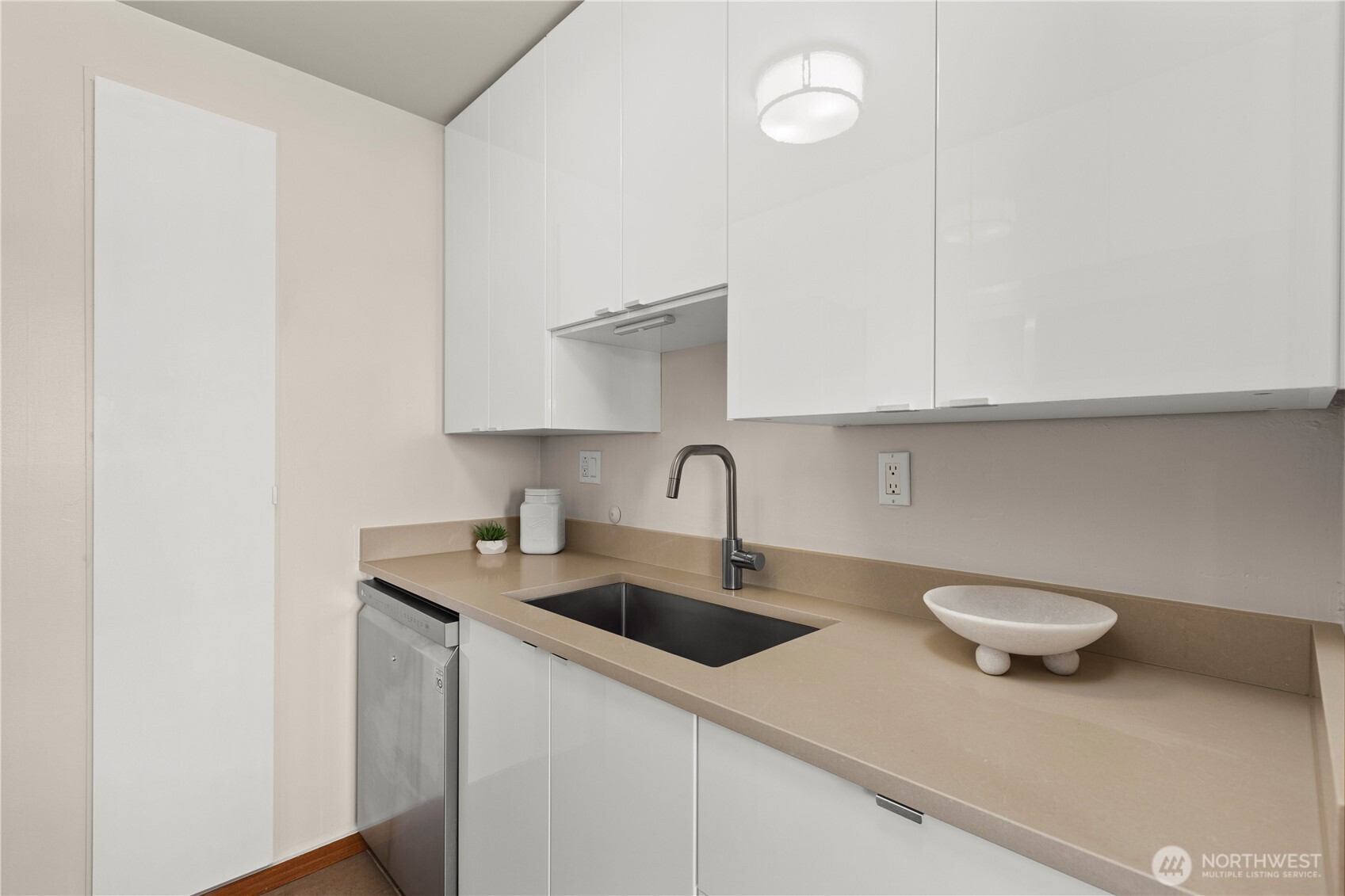 1800 43rd Avenue E Unit: 106