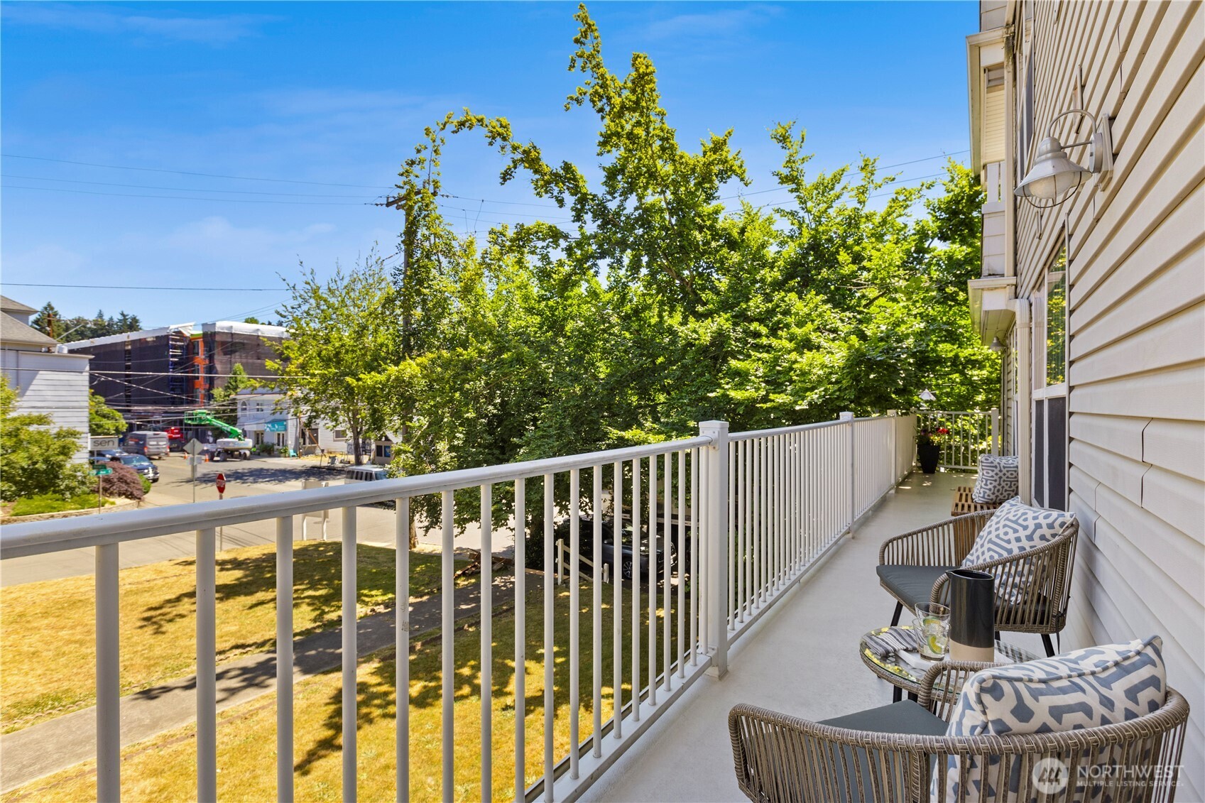 2820 E Madison Street Unit: 204
