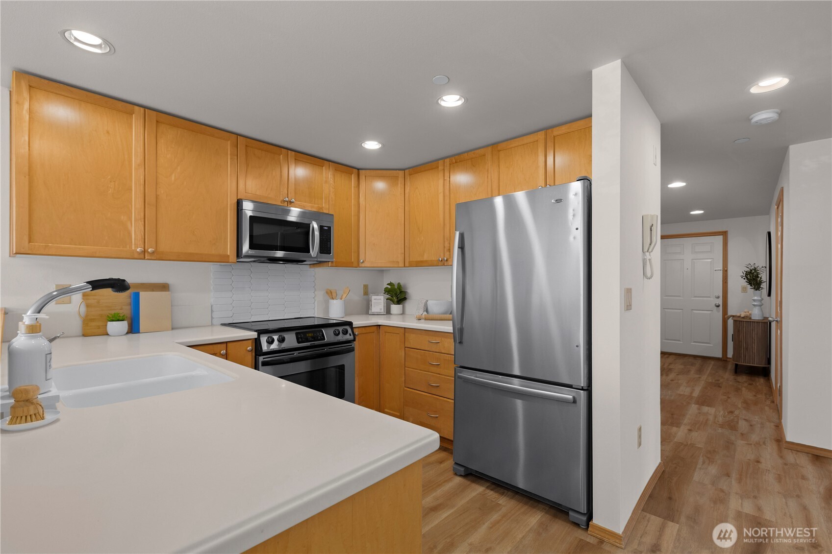 2820 E Madison Street Unit: 204