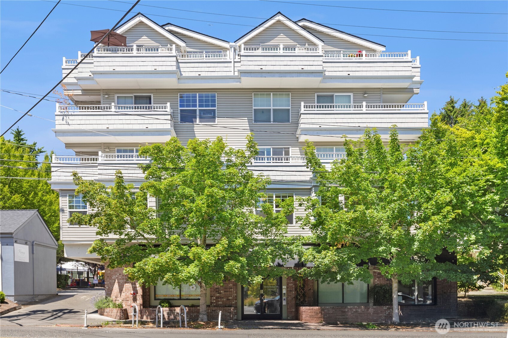 2820 E Madison Street Unit: 204