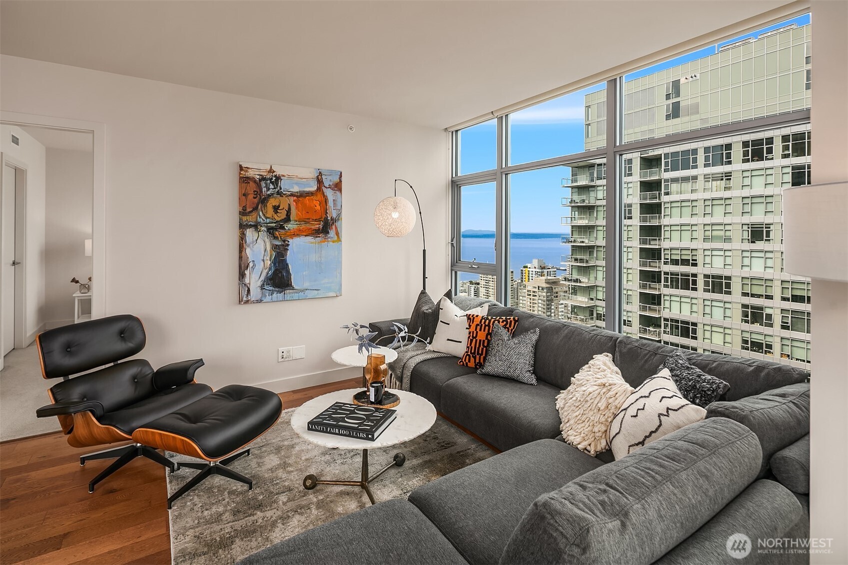 588 Bell Street Unit: 3702S