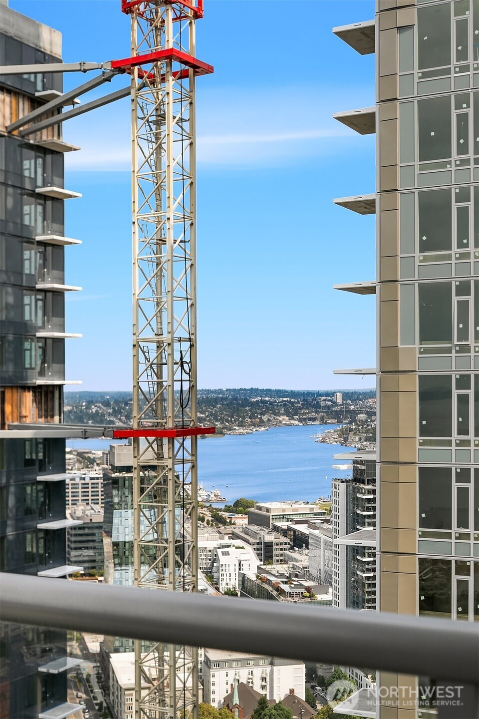 588 Bell Street Unit: 3702S