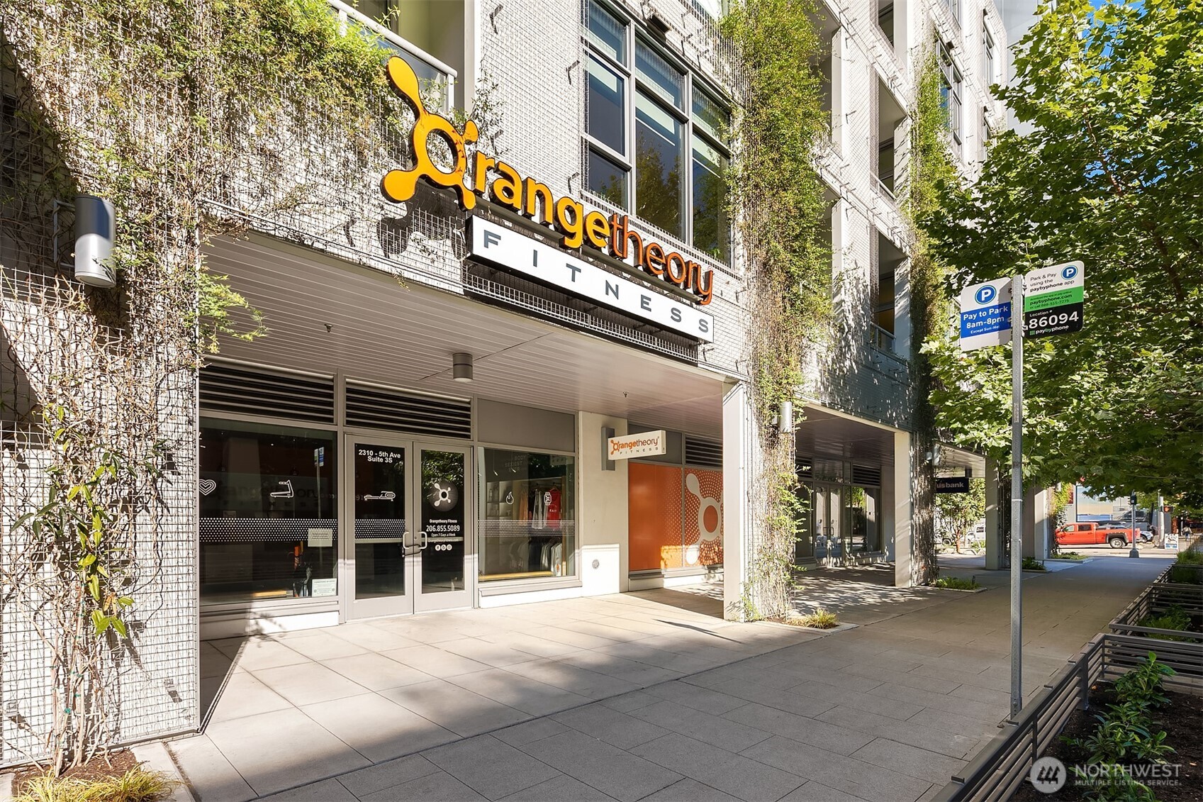 588 Bell Street Unit: 3702S