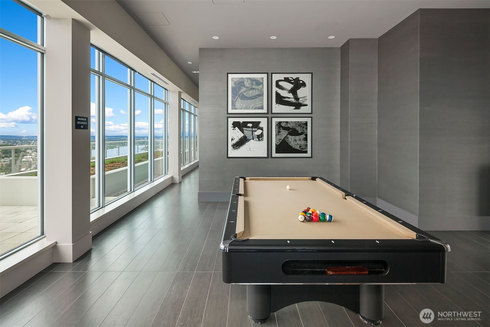 588 Bell Street Unit: 3702S