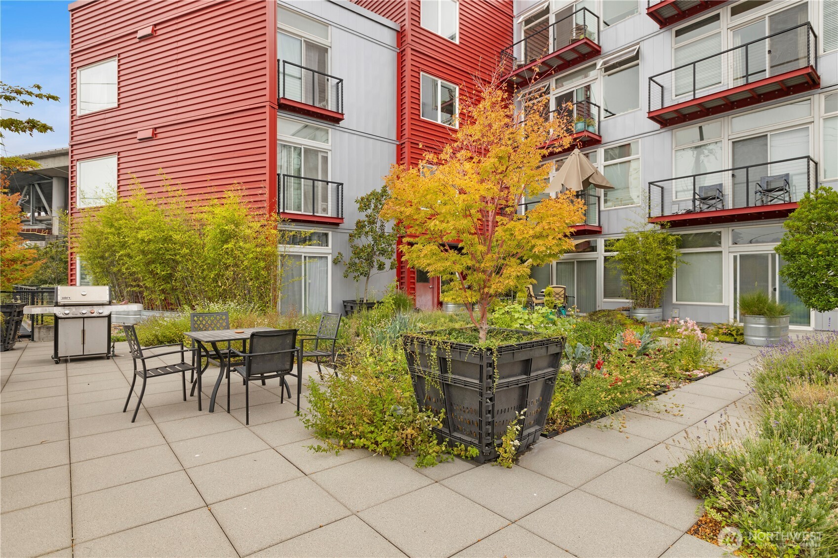 2960 Eastlake Avenue E Unit: 403