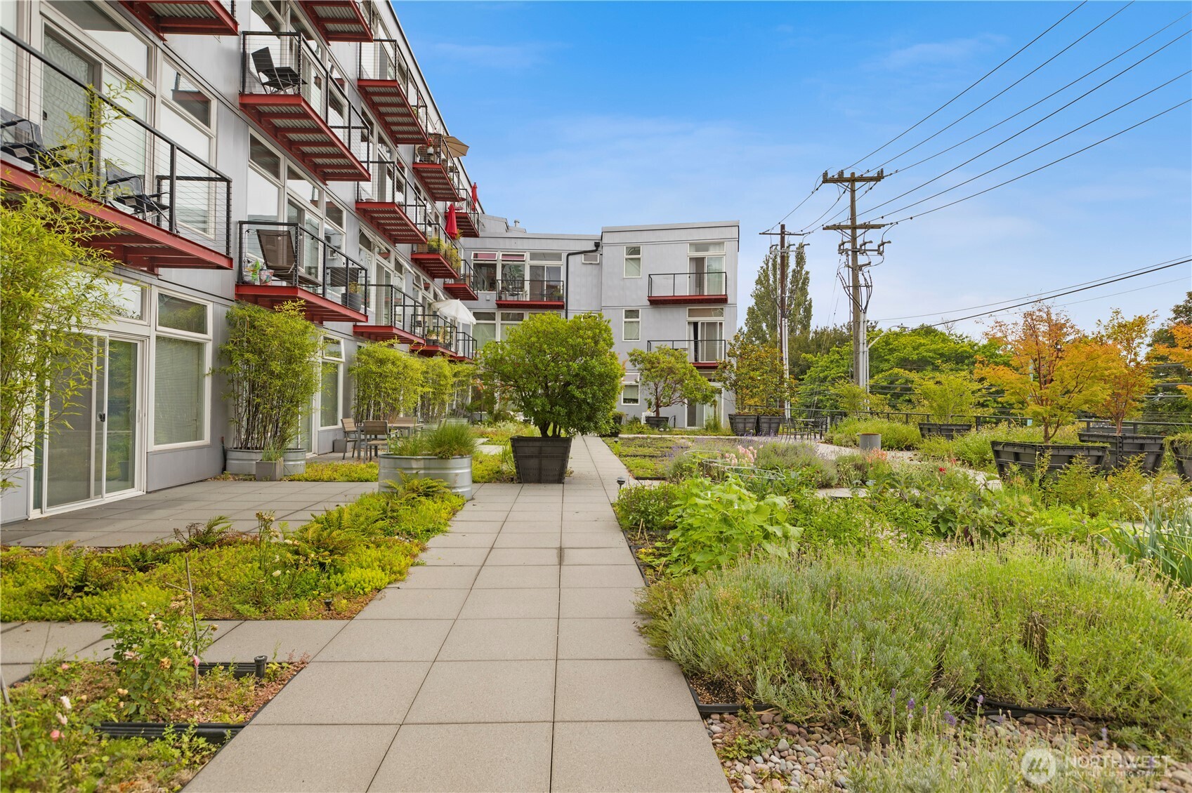 2960 Eastlake Avenue E Unit: 403