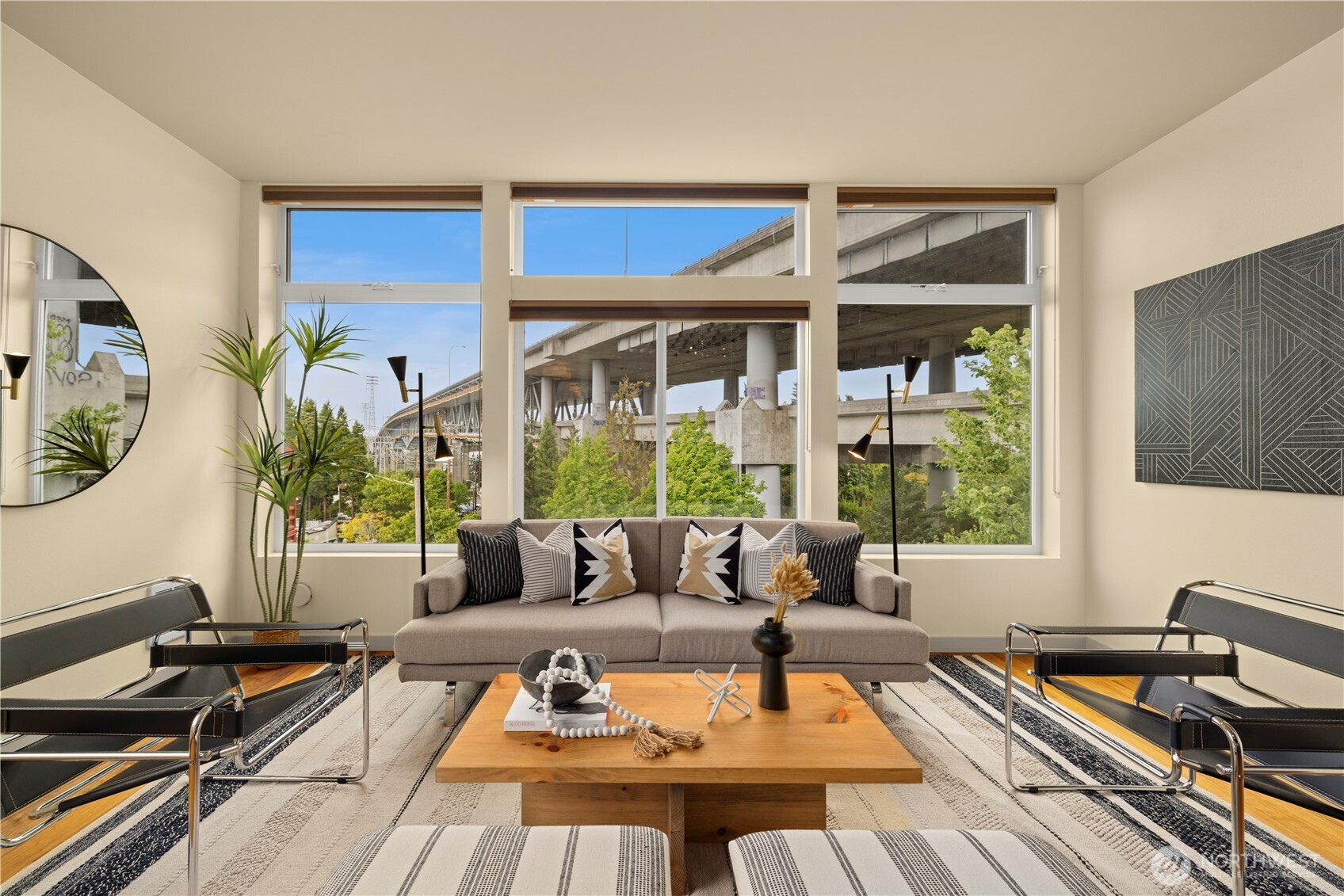 2960 Eastlake Avenue E Unit: 403