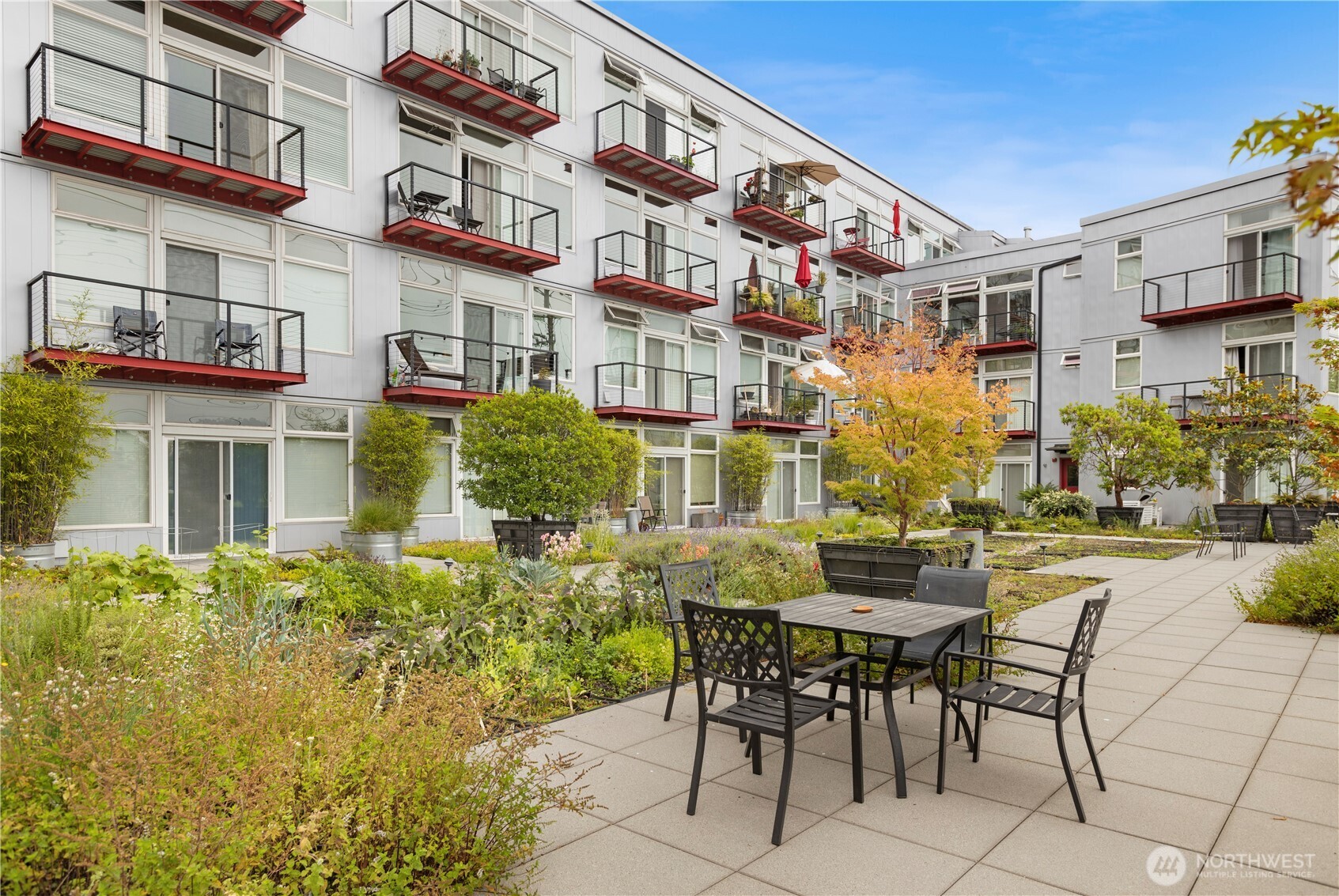 2960 Eastlake Avenue E Unit: 403