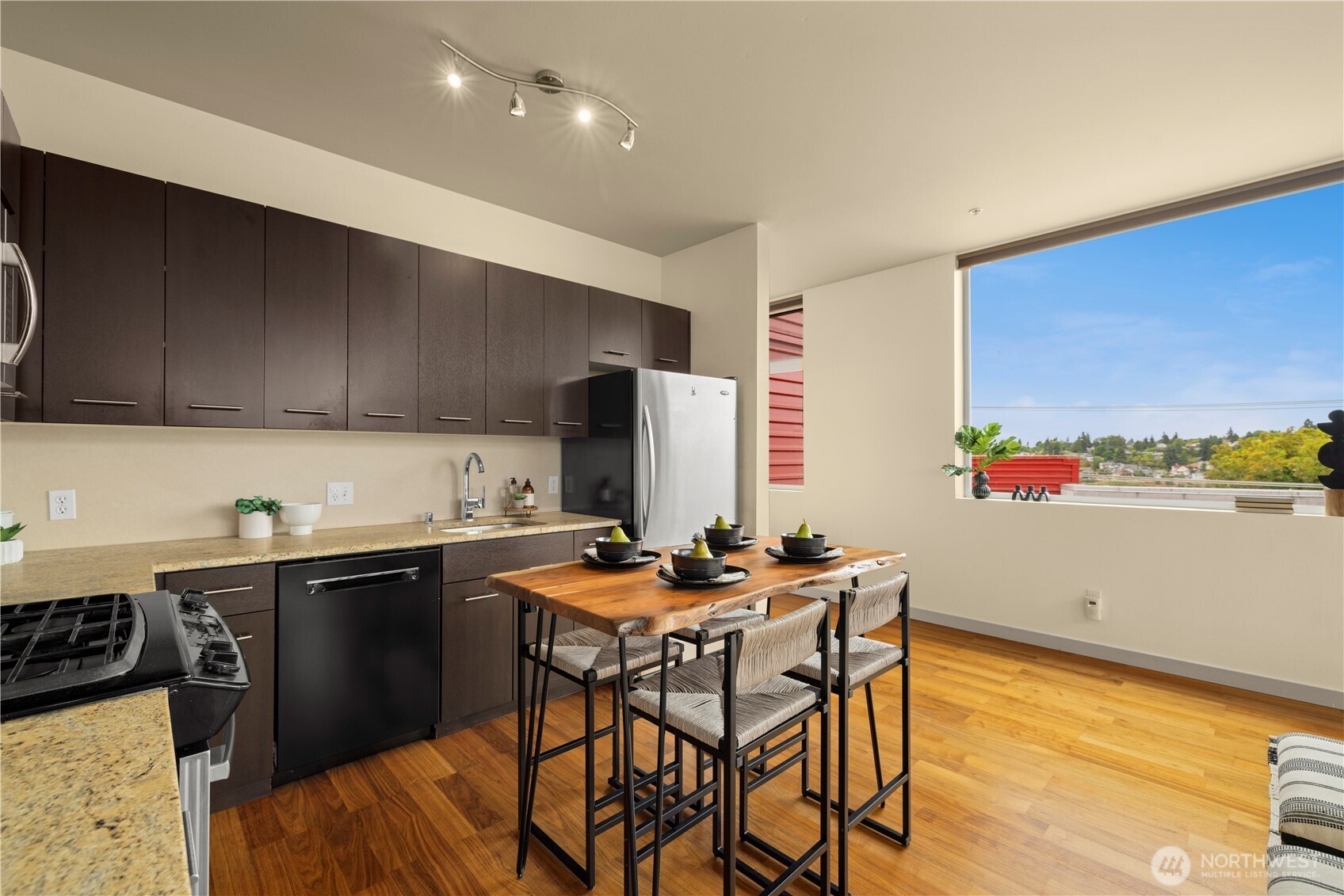 2960 Eastlake Avenue E Unit: 403