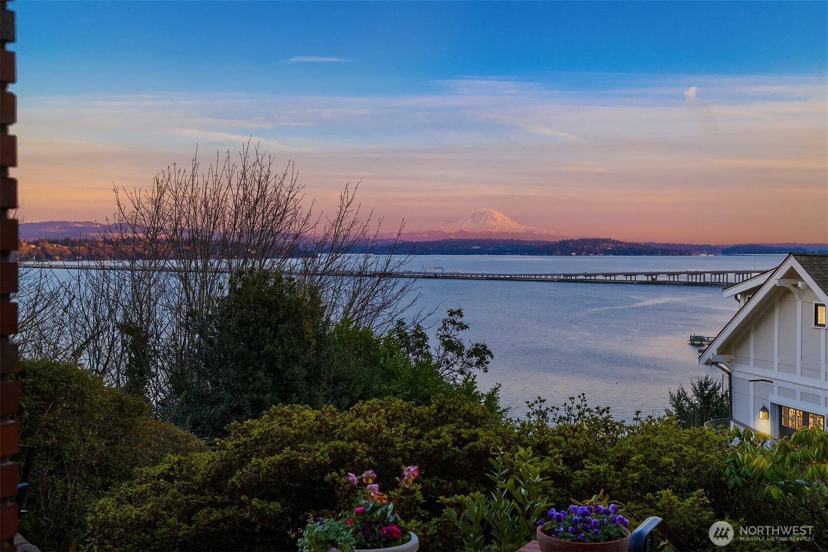 3419 E Laurelhurst Drive NE