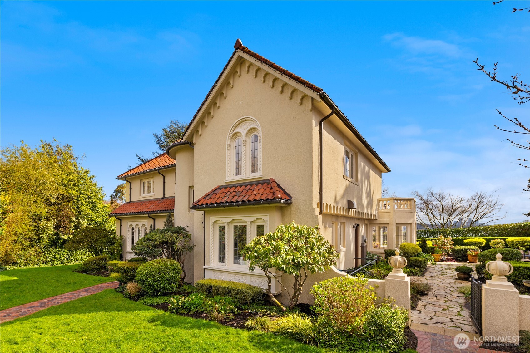 180 Lake Washington Boulevard E