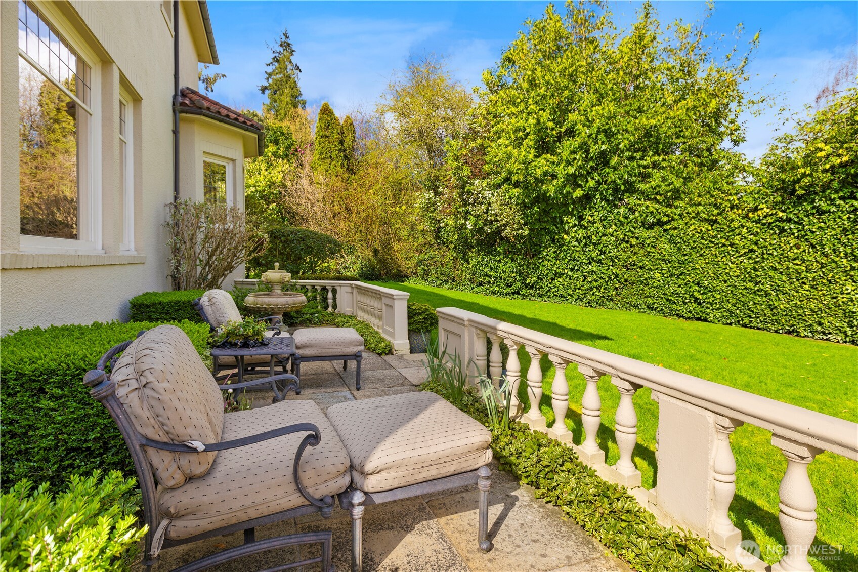 180 Lake Washington Boulevard E