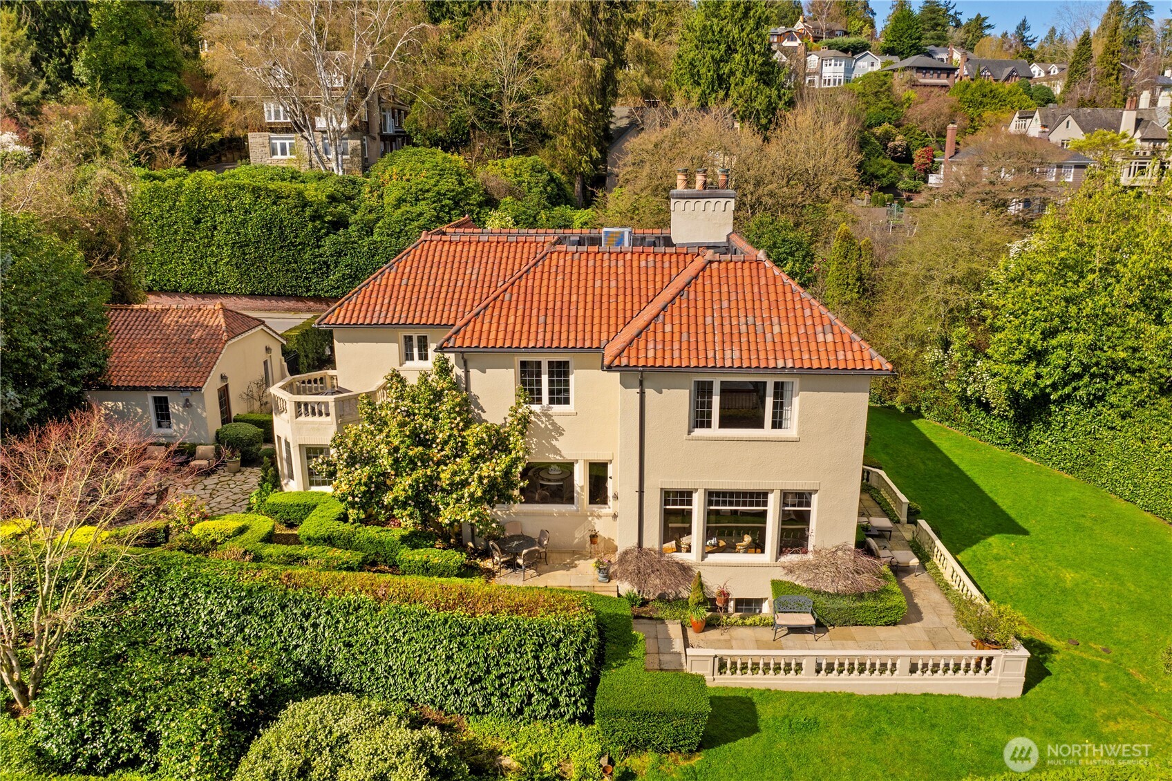 180 Lake Washington Boulevard E