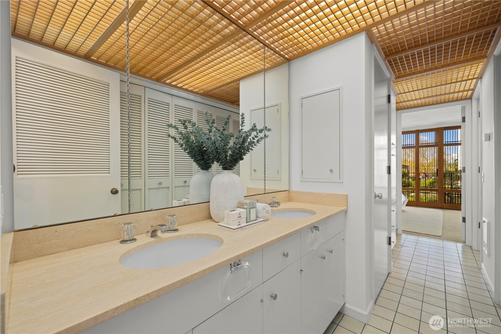 1620 43rd Avenue E Unit: 4C