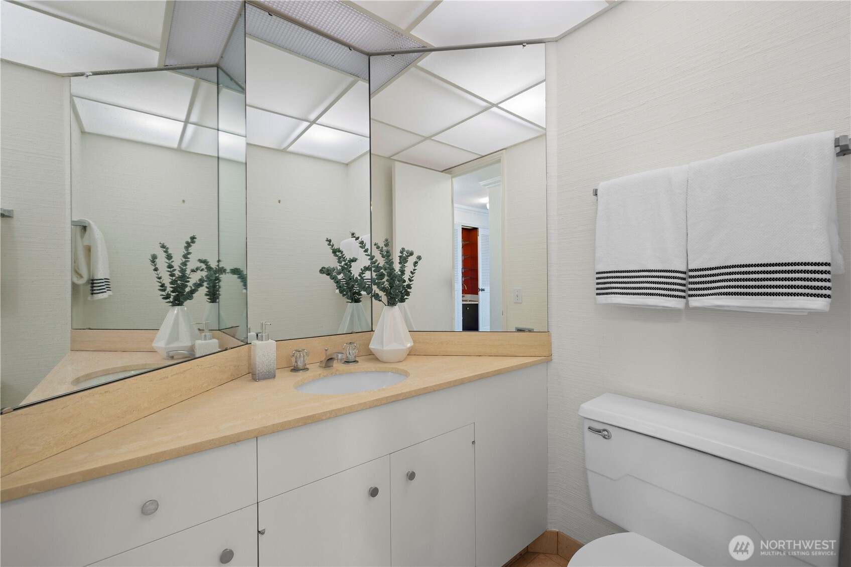 1620 43rd Avenue E Unit: 4C