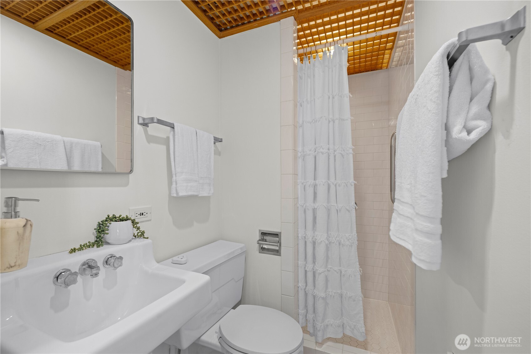 1620 43rd Avenue E Unit: 4C