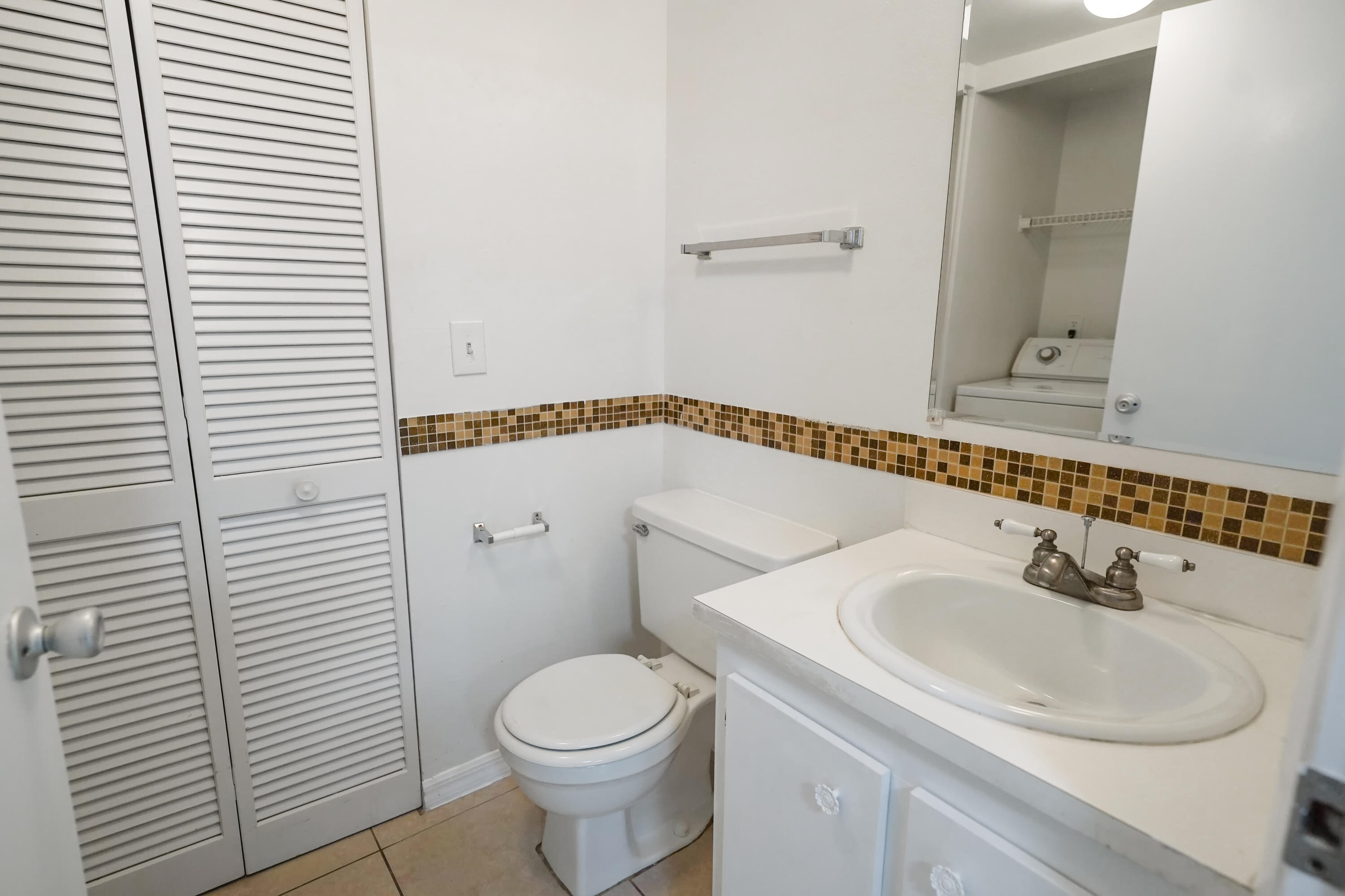 237 ALEMEDA Drive 3
