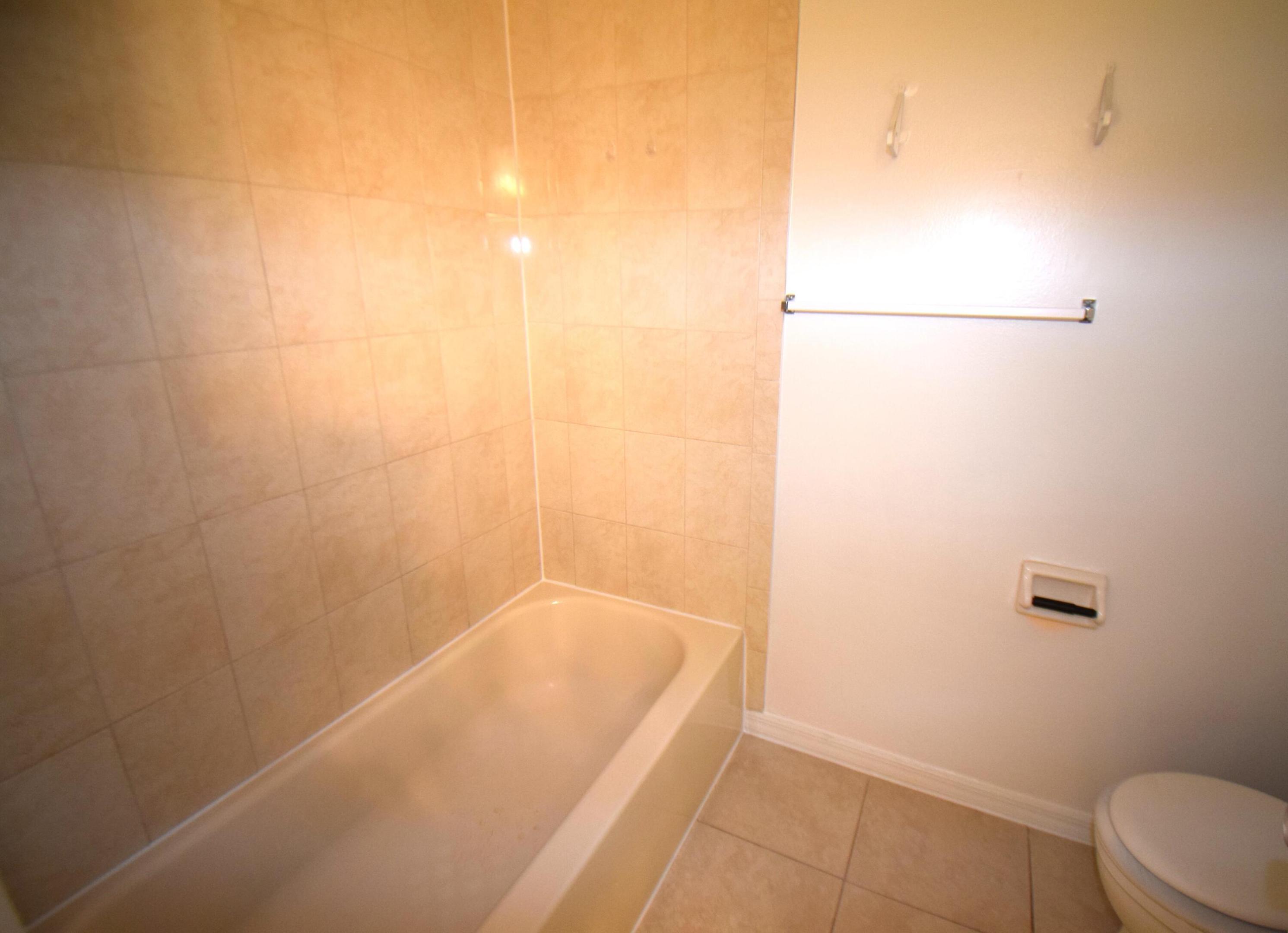 237 ALEMEDA Drive 3