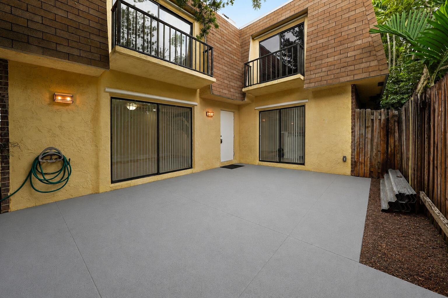237 ALEMEDA Drive 3