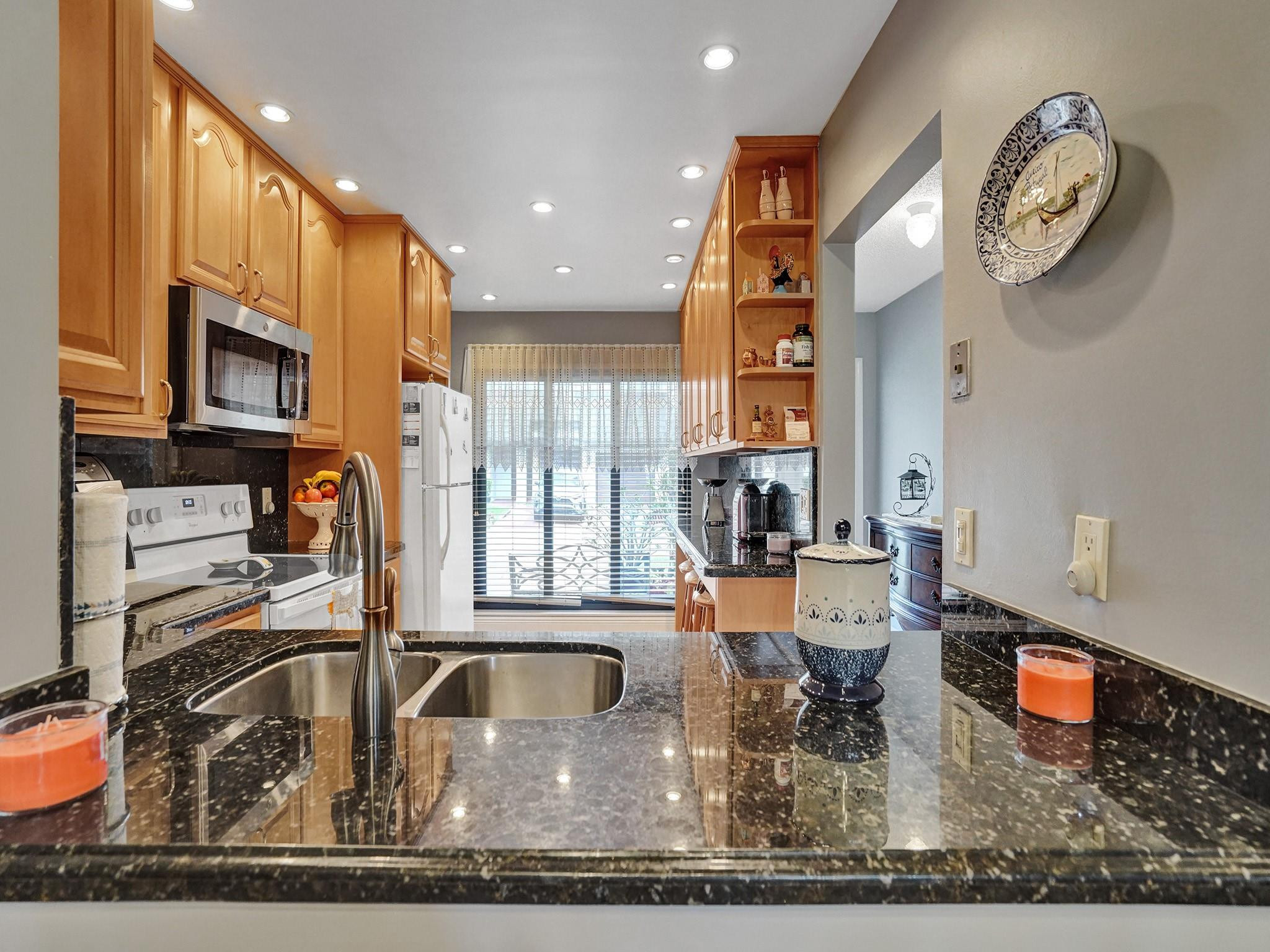 1950 SW 16th Ct