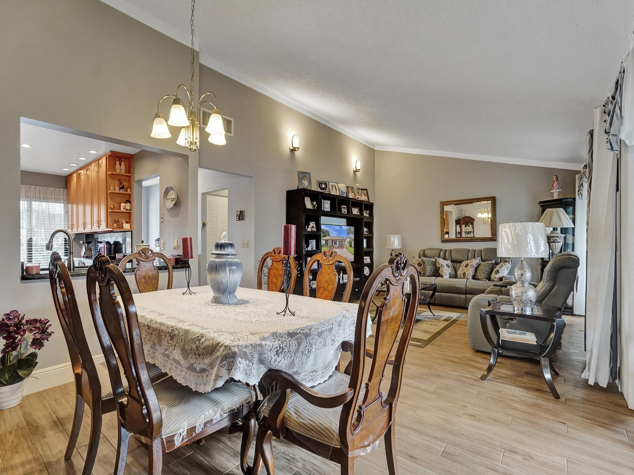 1950 SW 16th Ct