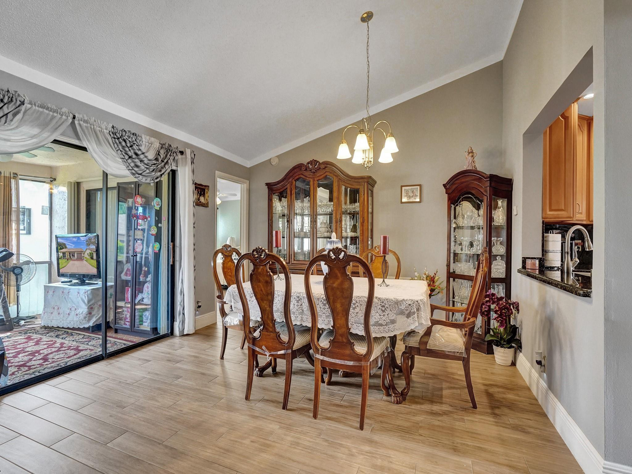 1950 SW 16th Ct