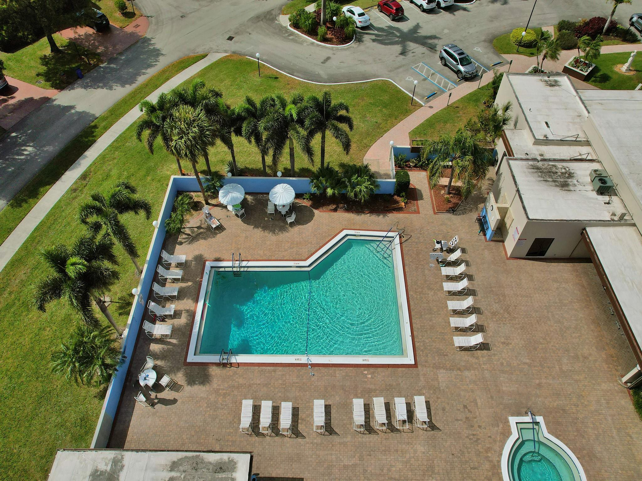 1950 SW 16th Ct