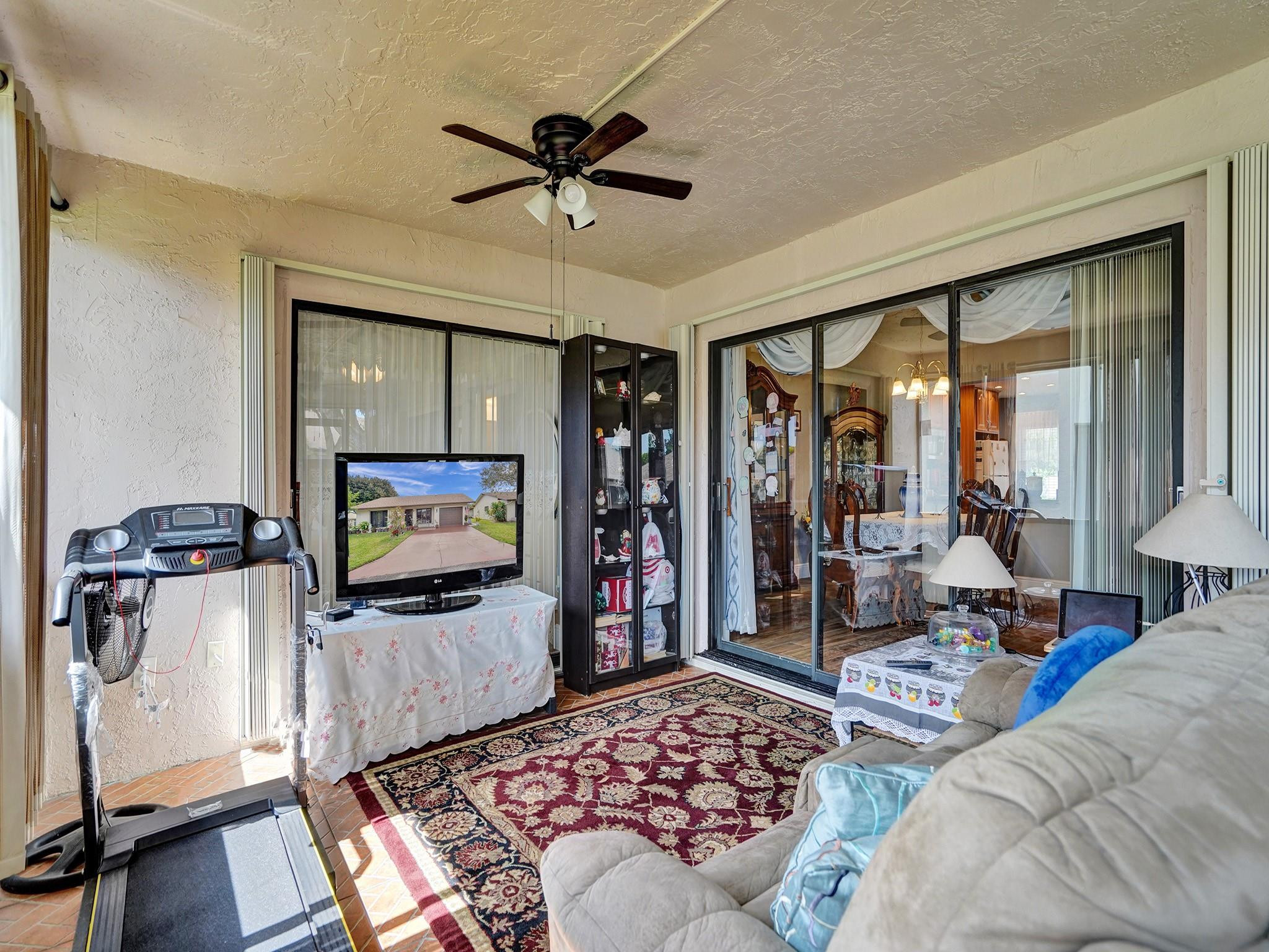 1950 SW 16th Ct