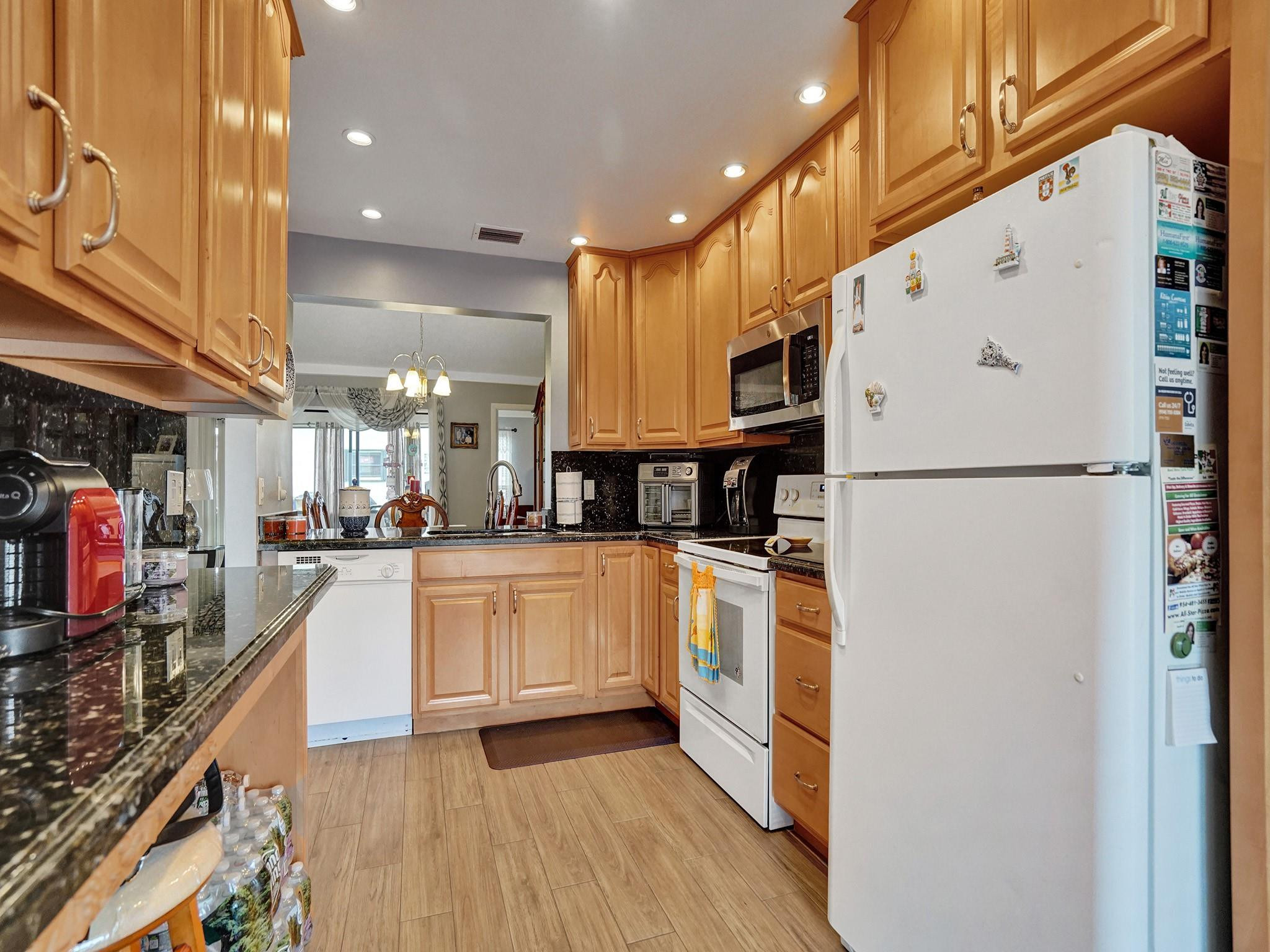 1950 SW 16th Ct