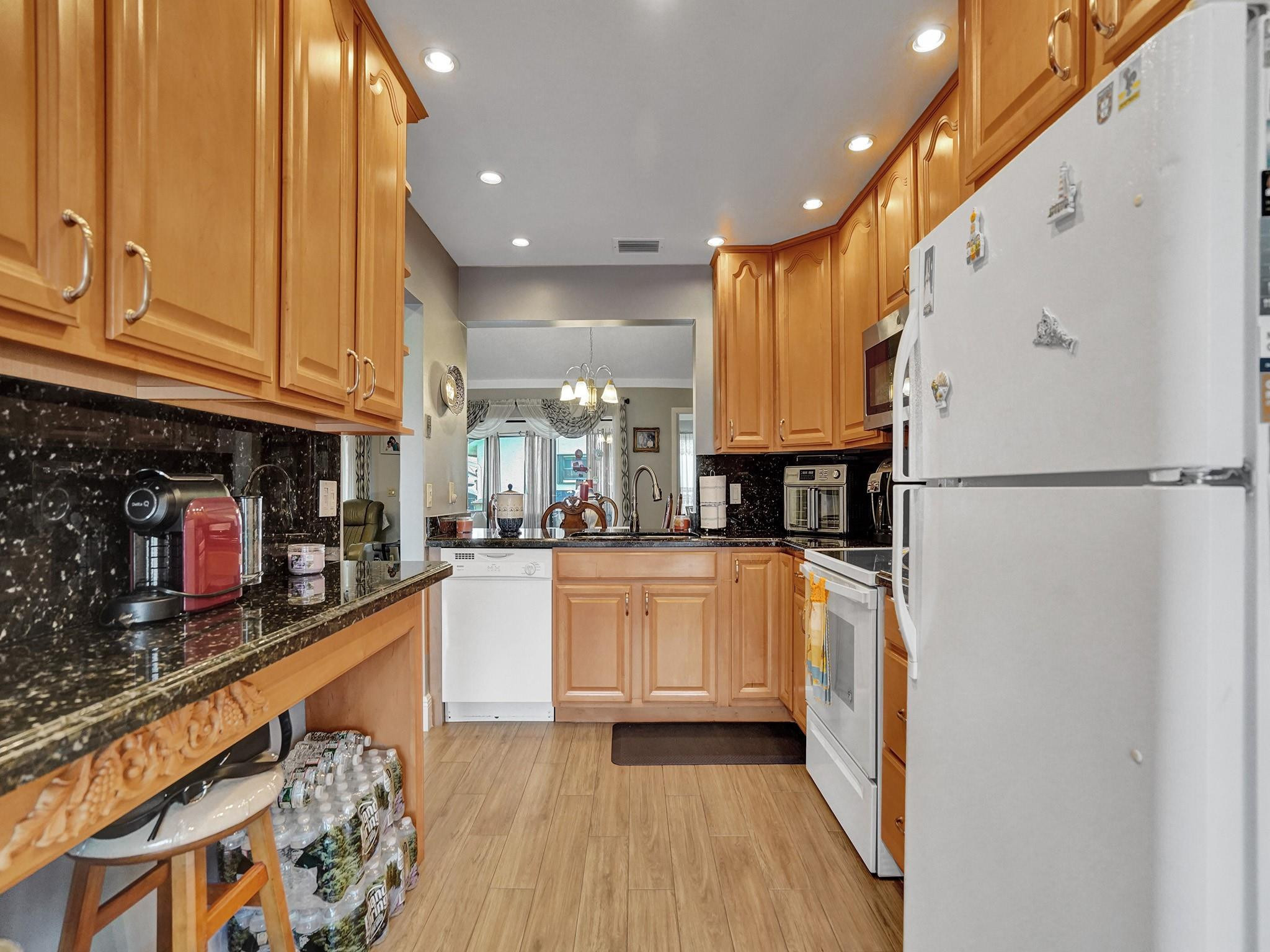 1950 SW 16th Ct