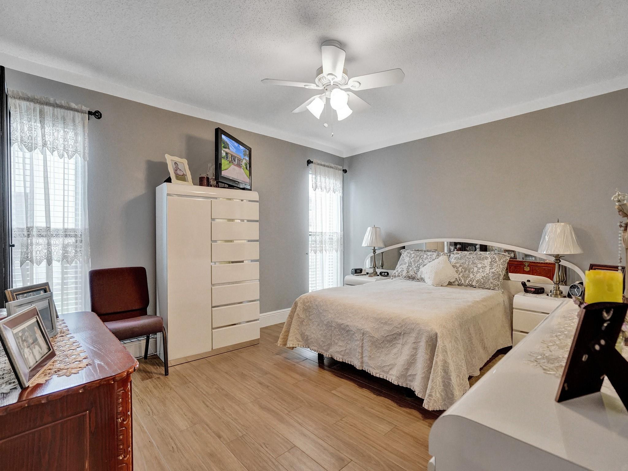 1950 SW 16th Ct