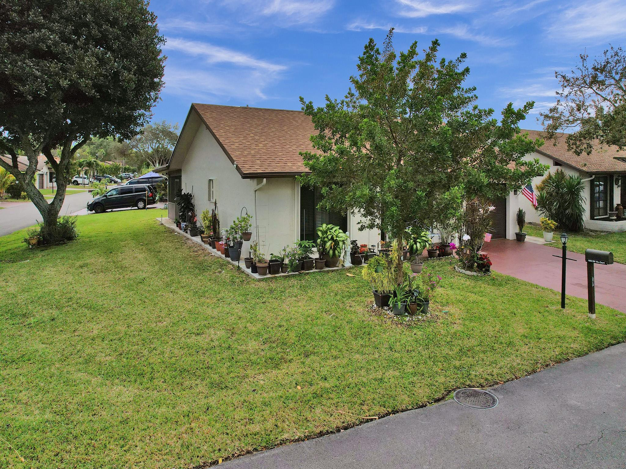 1950 SW 16th Ct