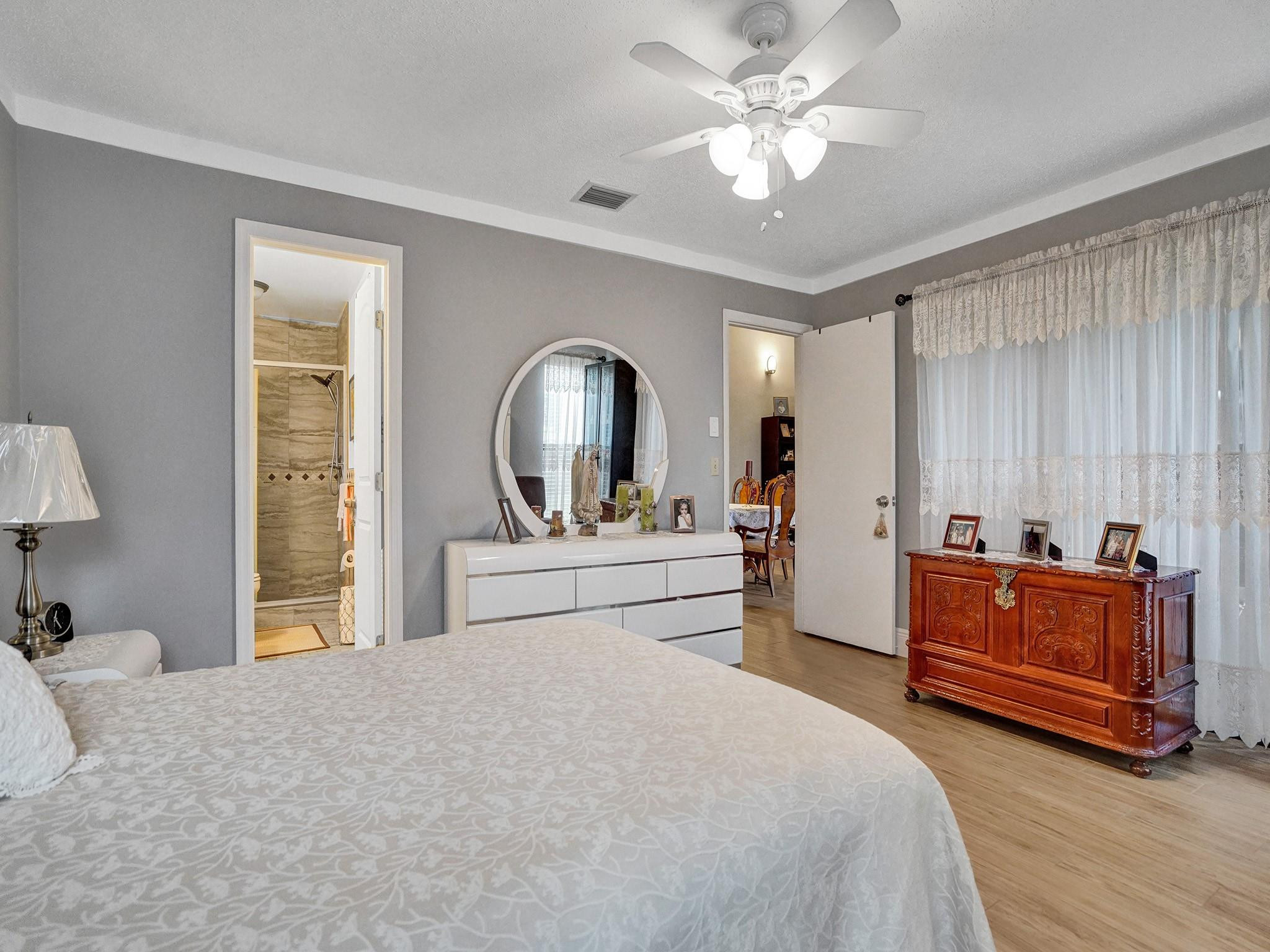 1950 SW 16th Ct