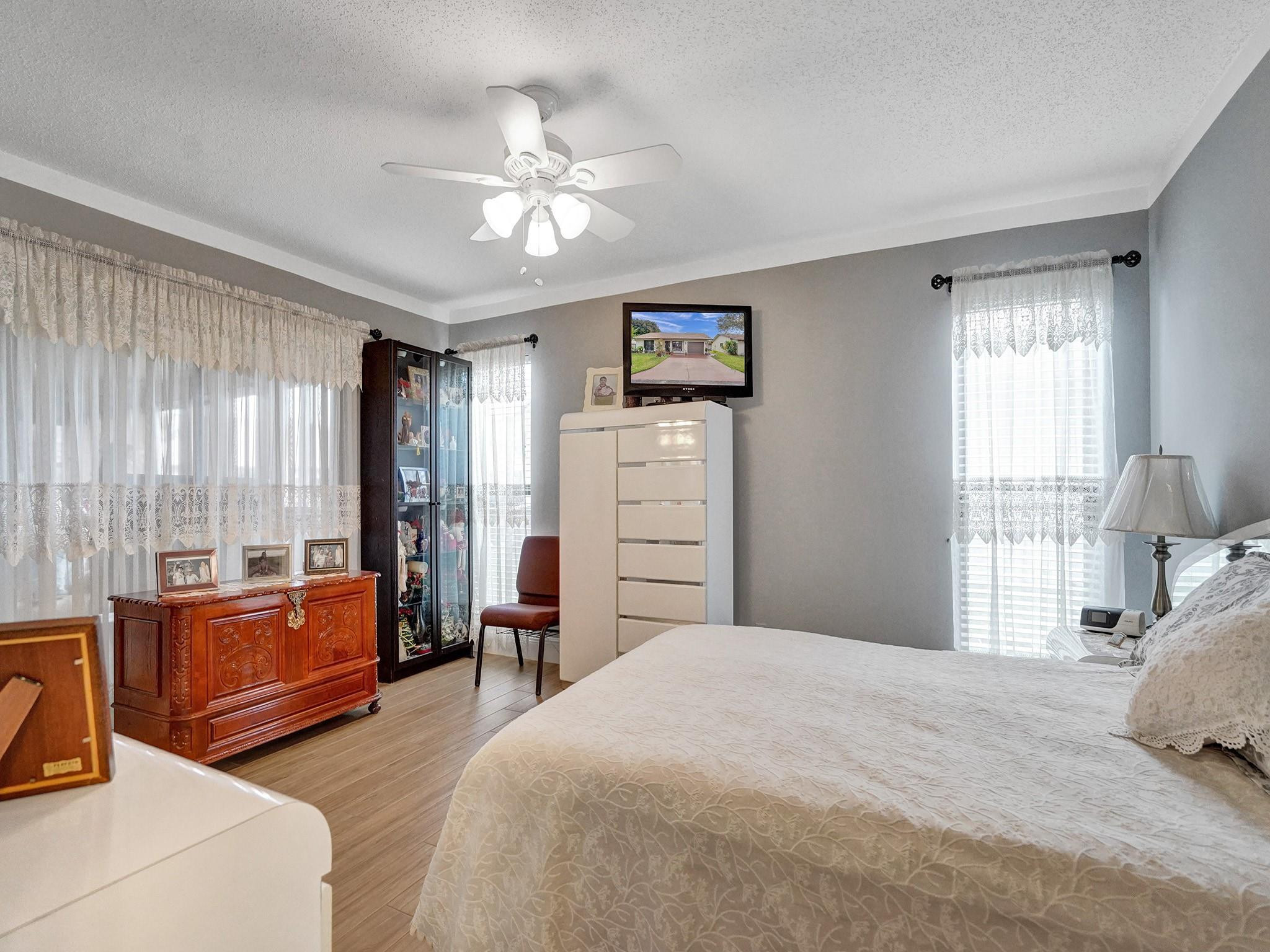 1950 SW 16th Ct