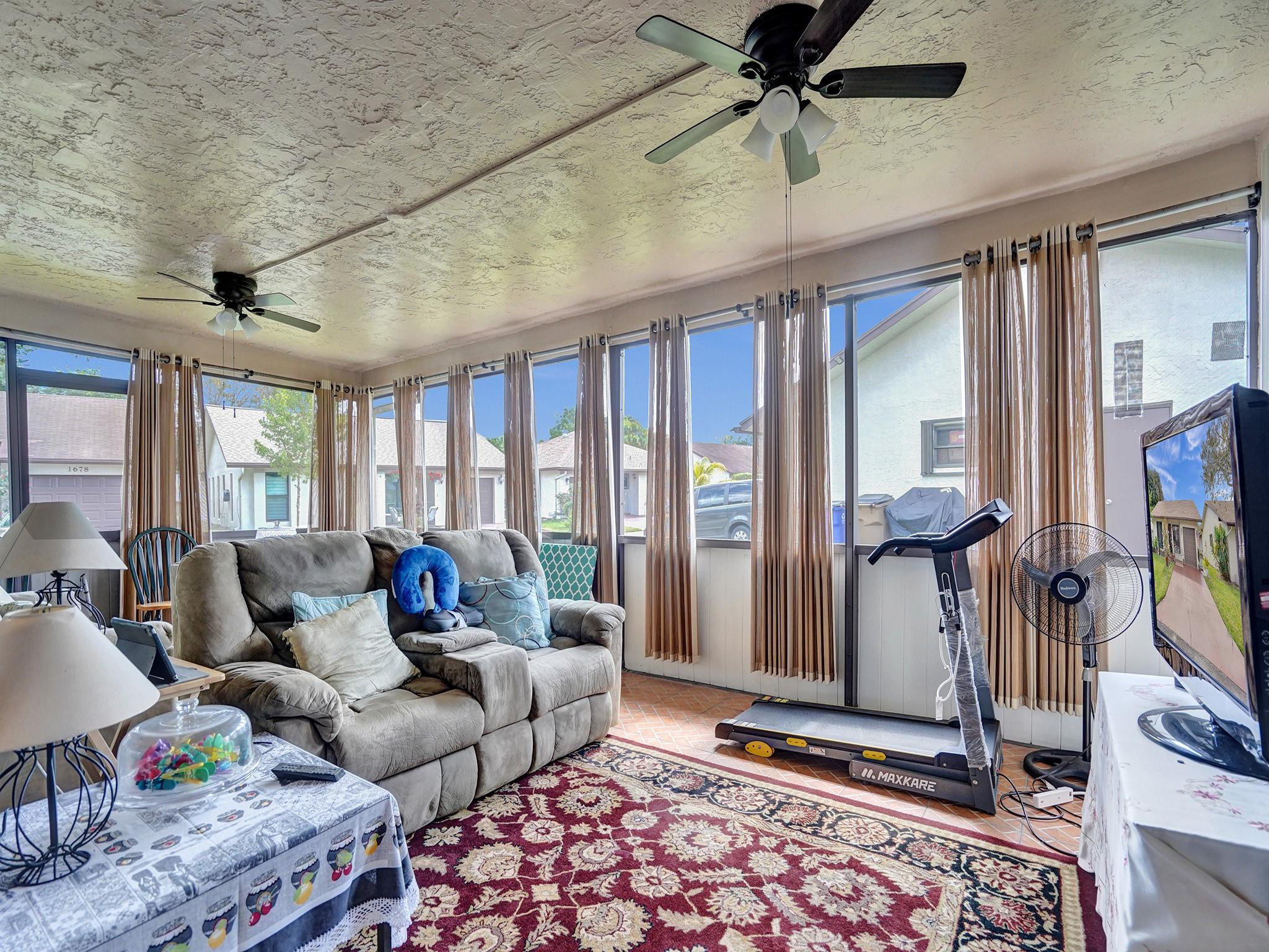 1950 SW 16th Ct