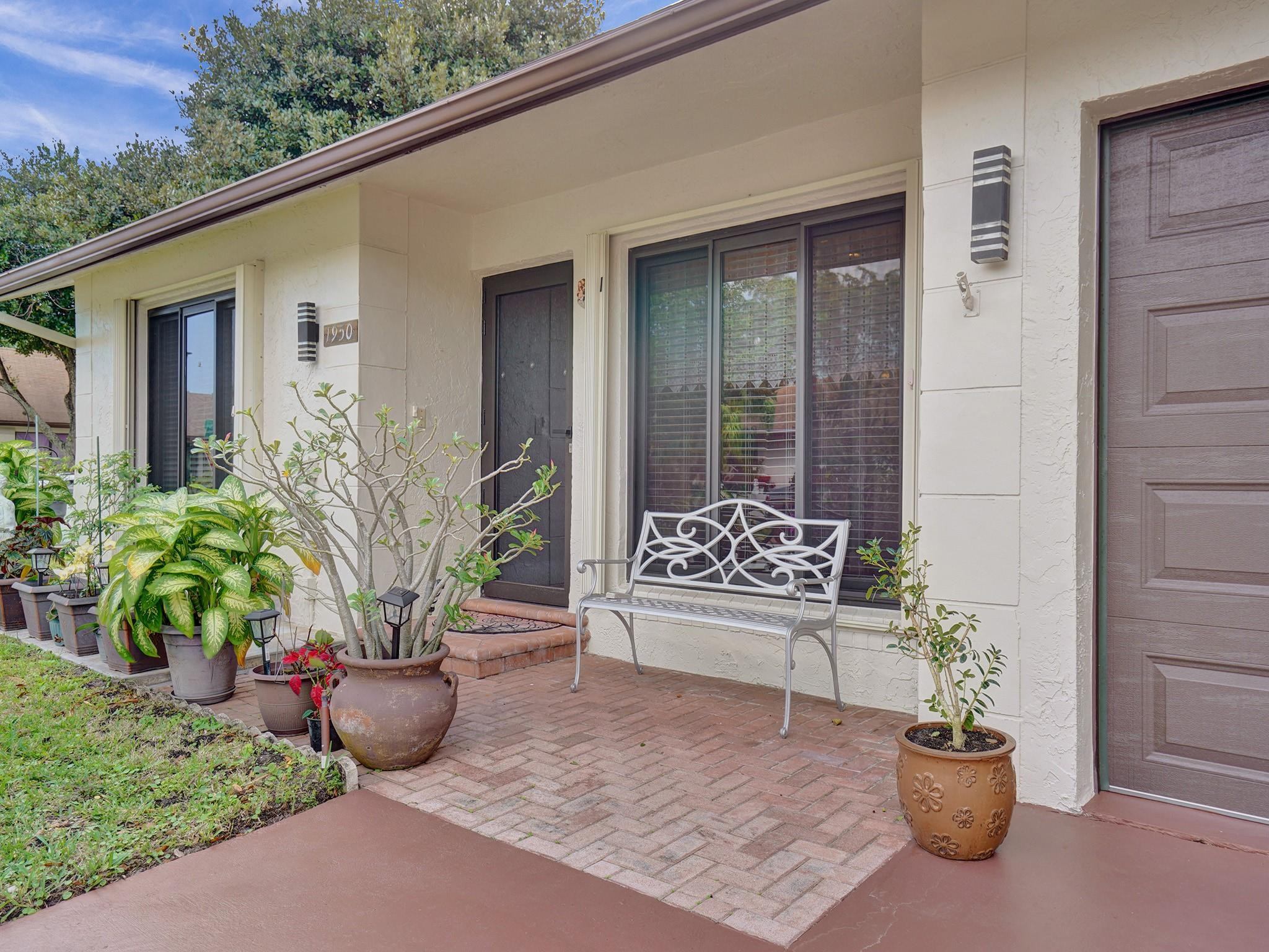 1950 SW 16th Ct