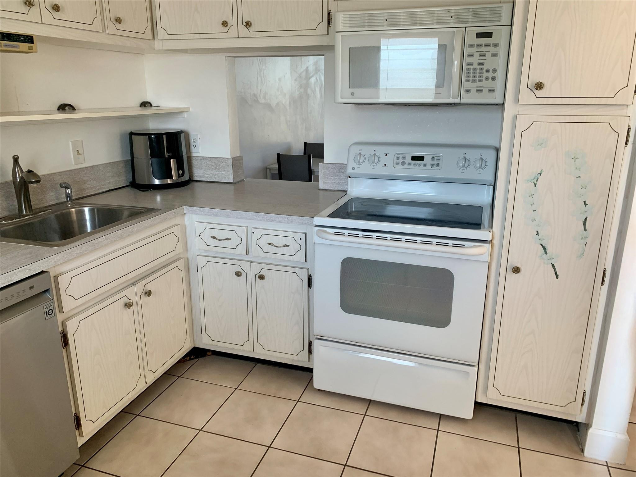 5700 NW 2nd Ave 305
