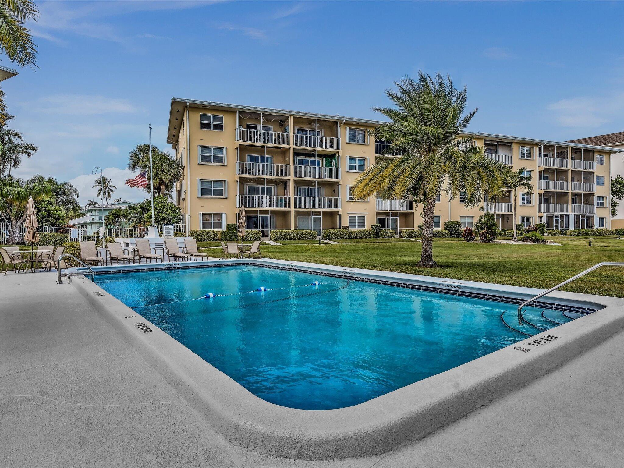 330 N Federal Highway 412