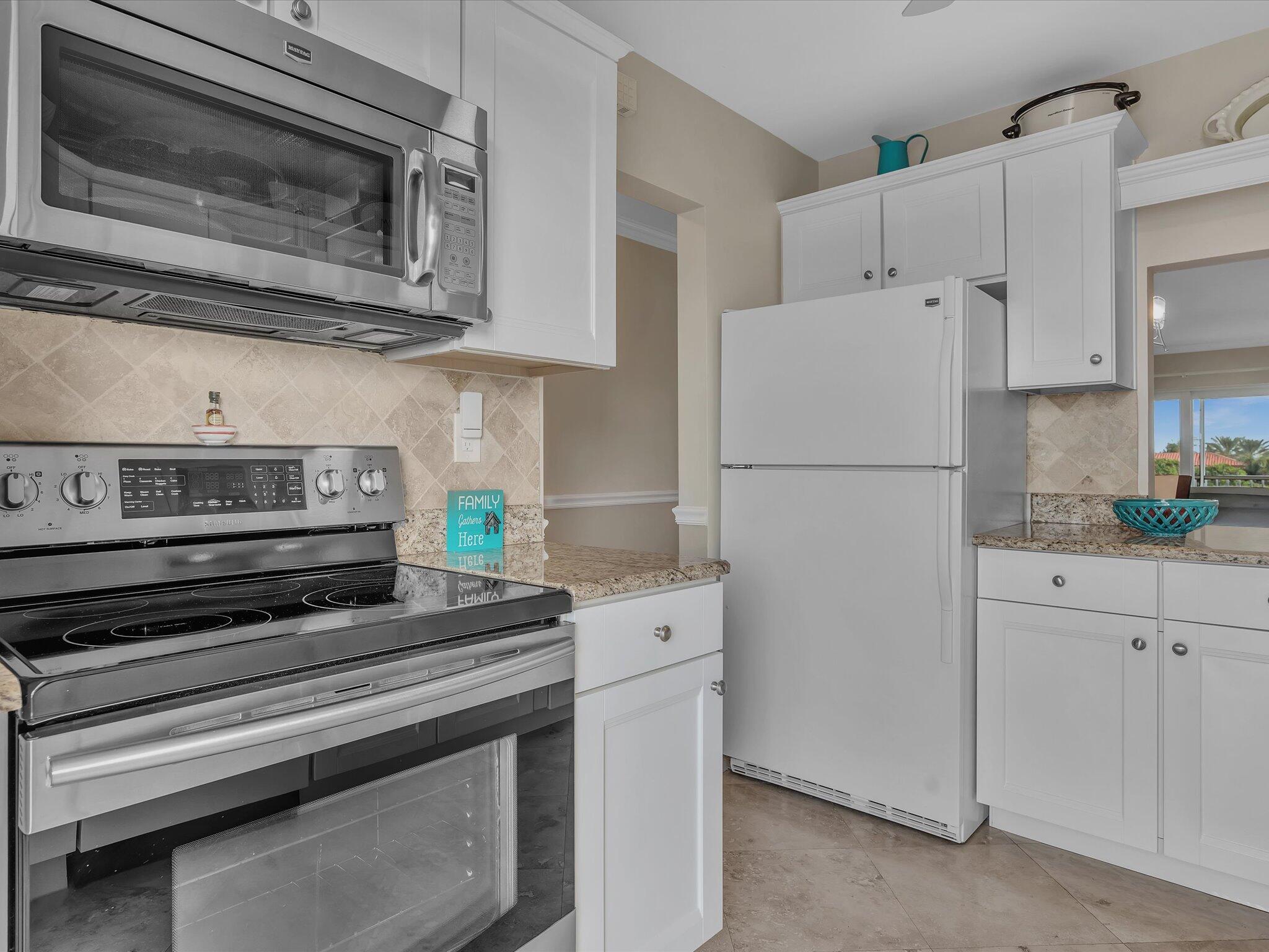 330 N Federal Highway 412