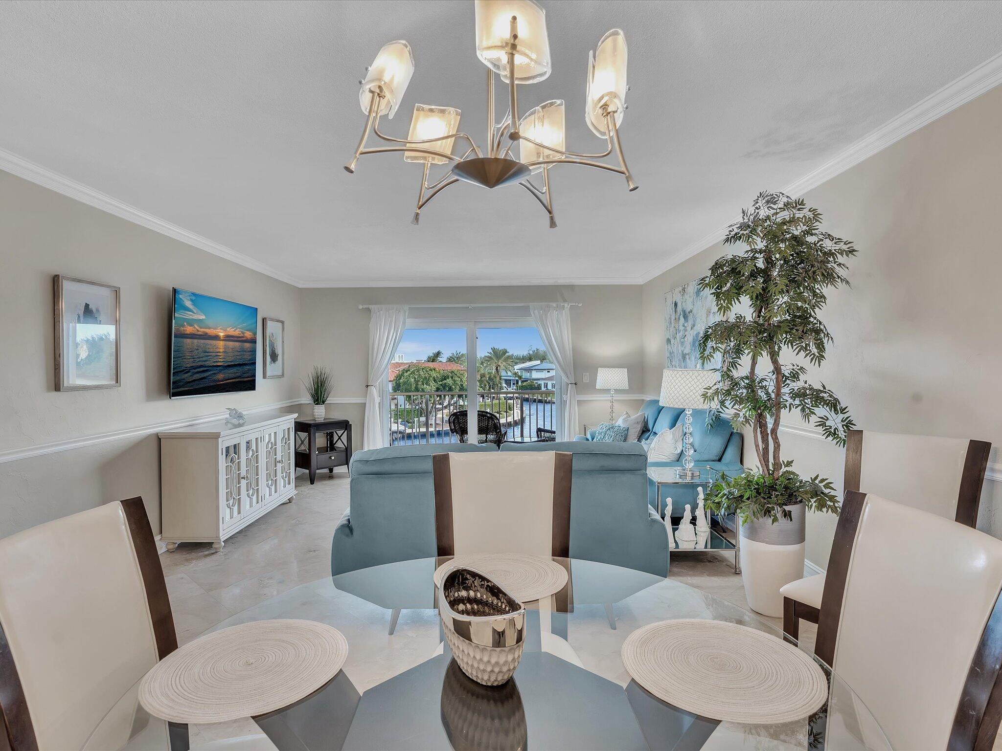 330 N Federal Highway 412