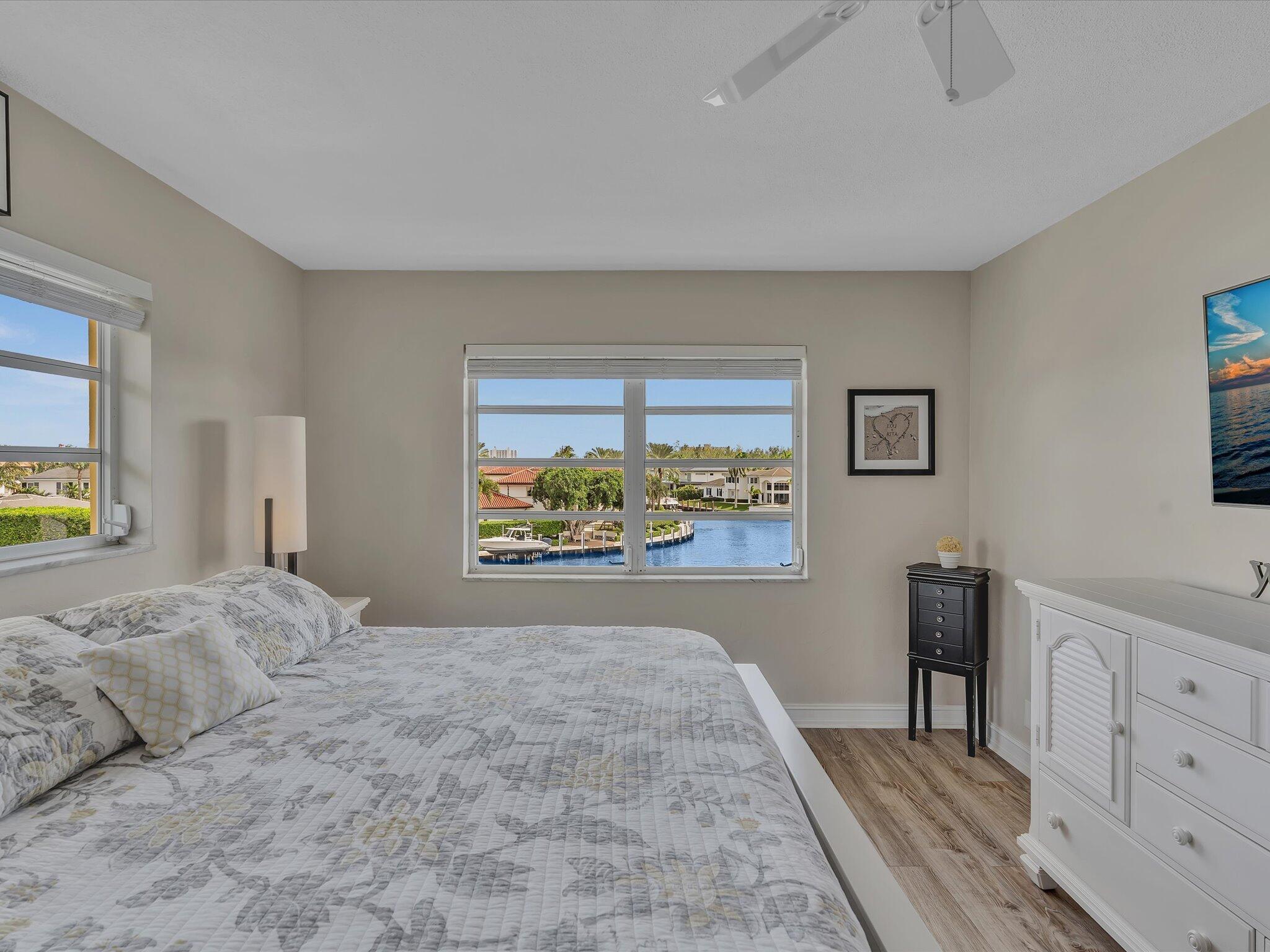 330 N Federal Highway 412