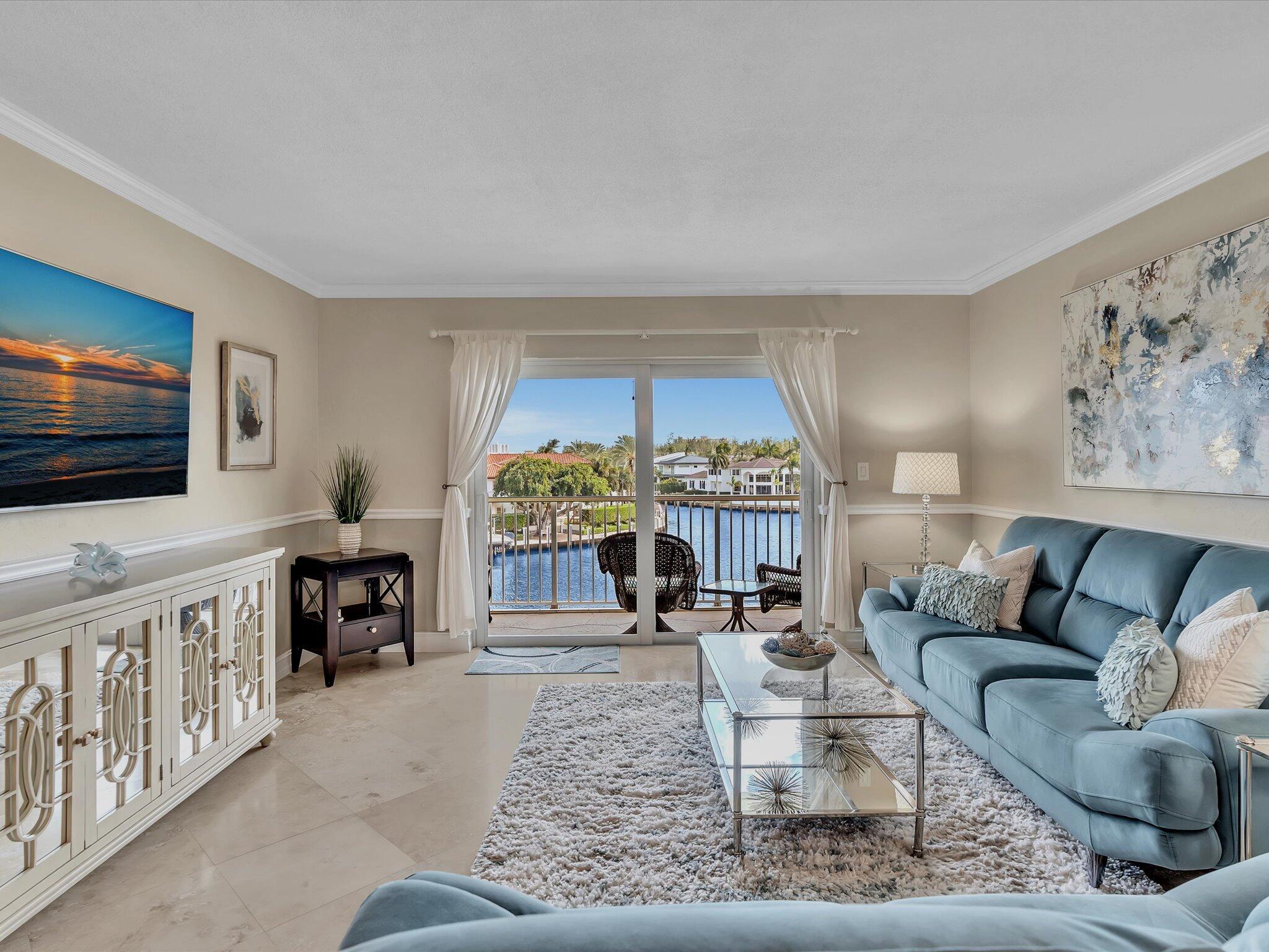 330 N Federal Highway 412