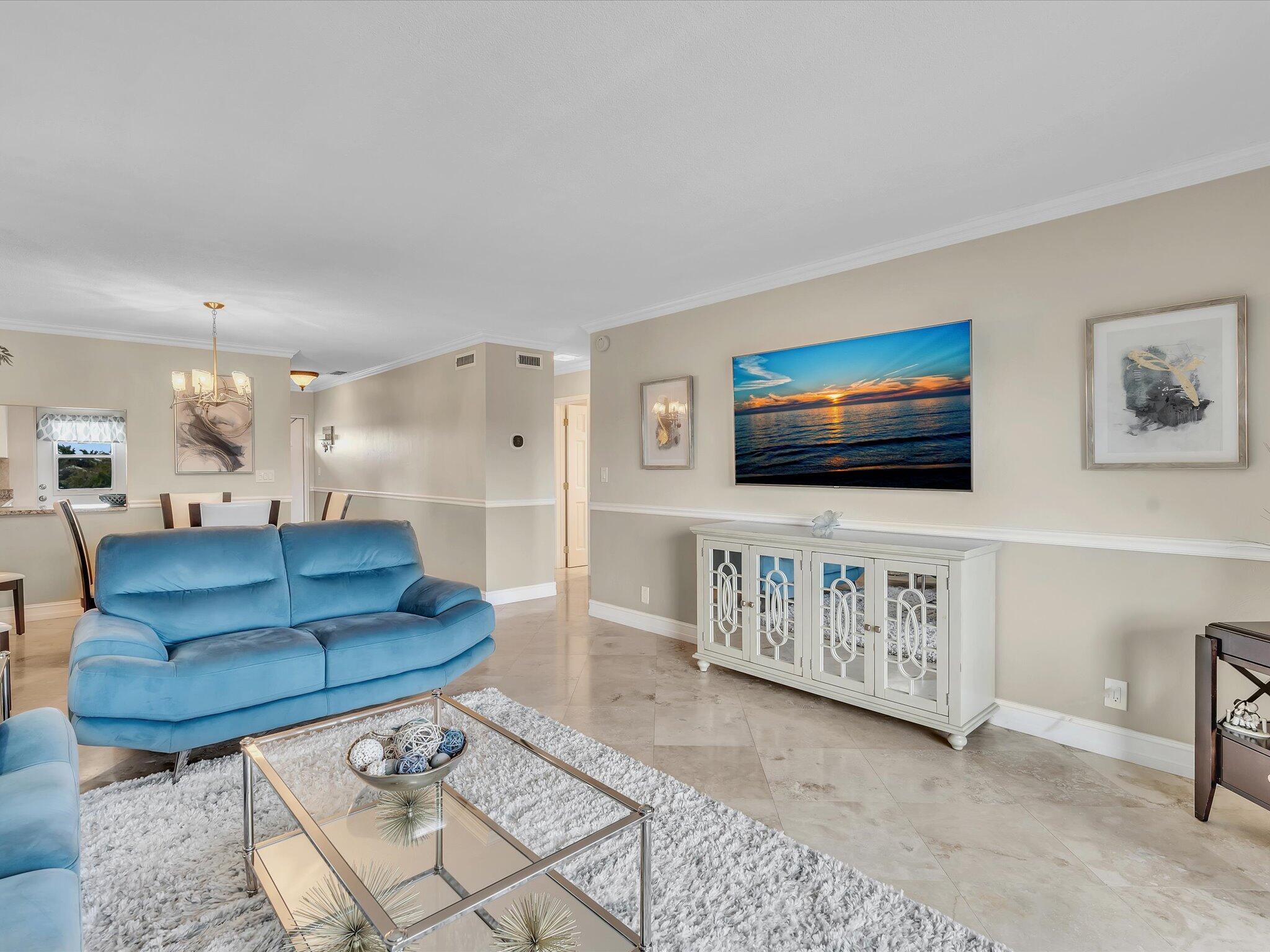 330 N Federal Highway 412