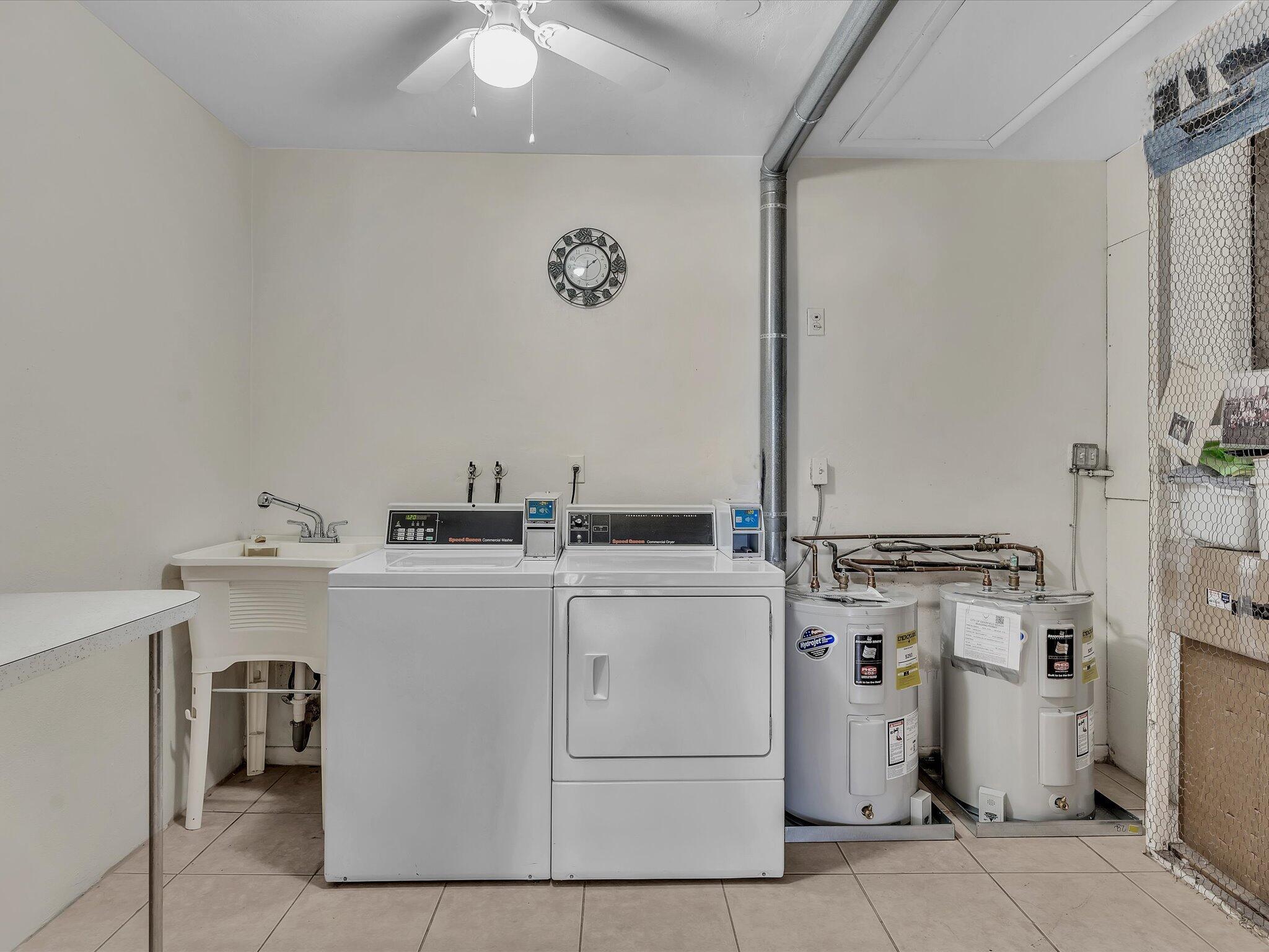 330 N Federal Highway 412