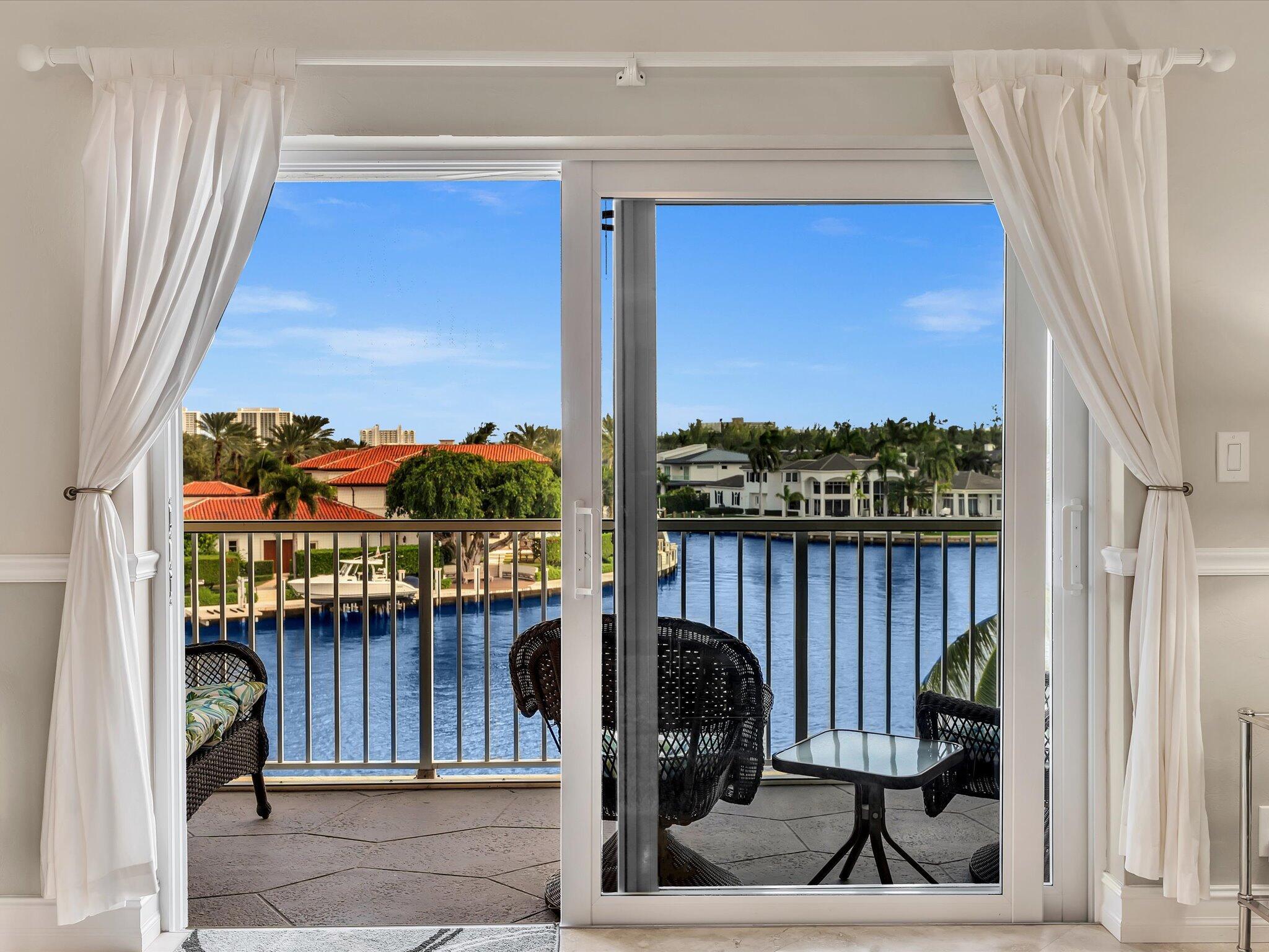 330 N Federal Highway 412