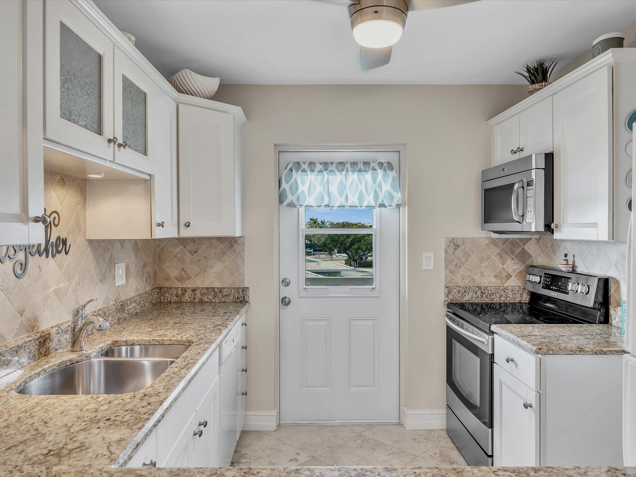 330 N Federal Highway 412