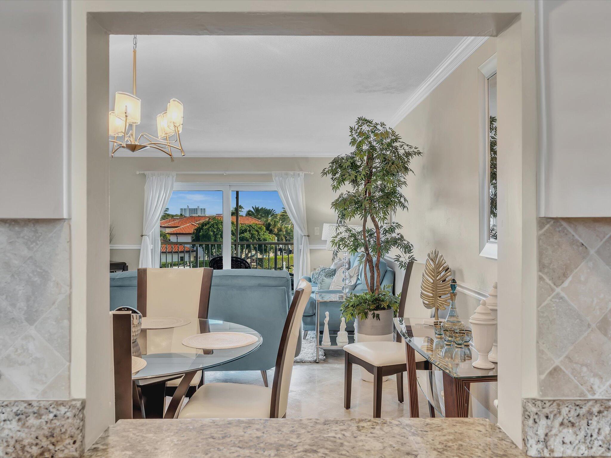 330 N Federal Highway 412