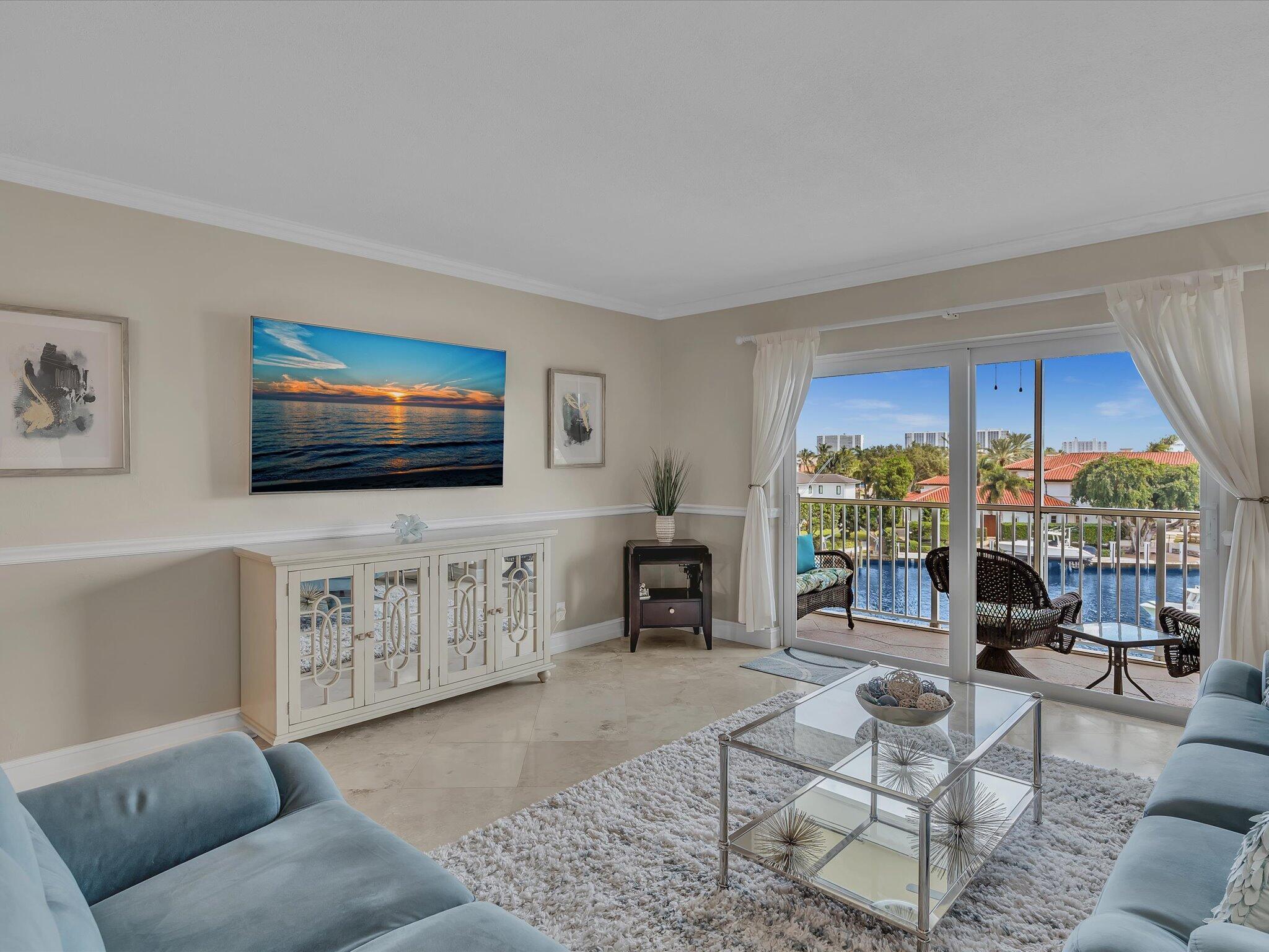 330 N Federal Highway 412