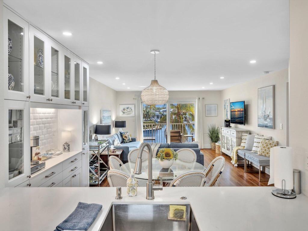 330 N Federal Highway 311